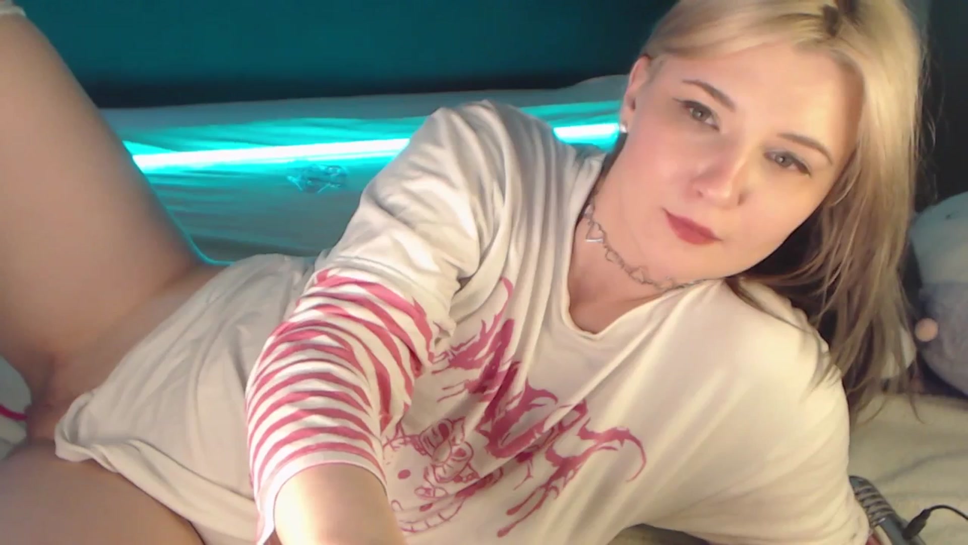 Gallery image thumbnail from Sleepy_AF's myfreecams stream on, 04/19/2026, 19:14 image 18 of 20