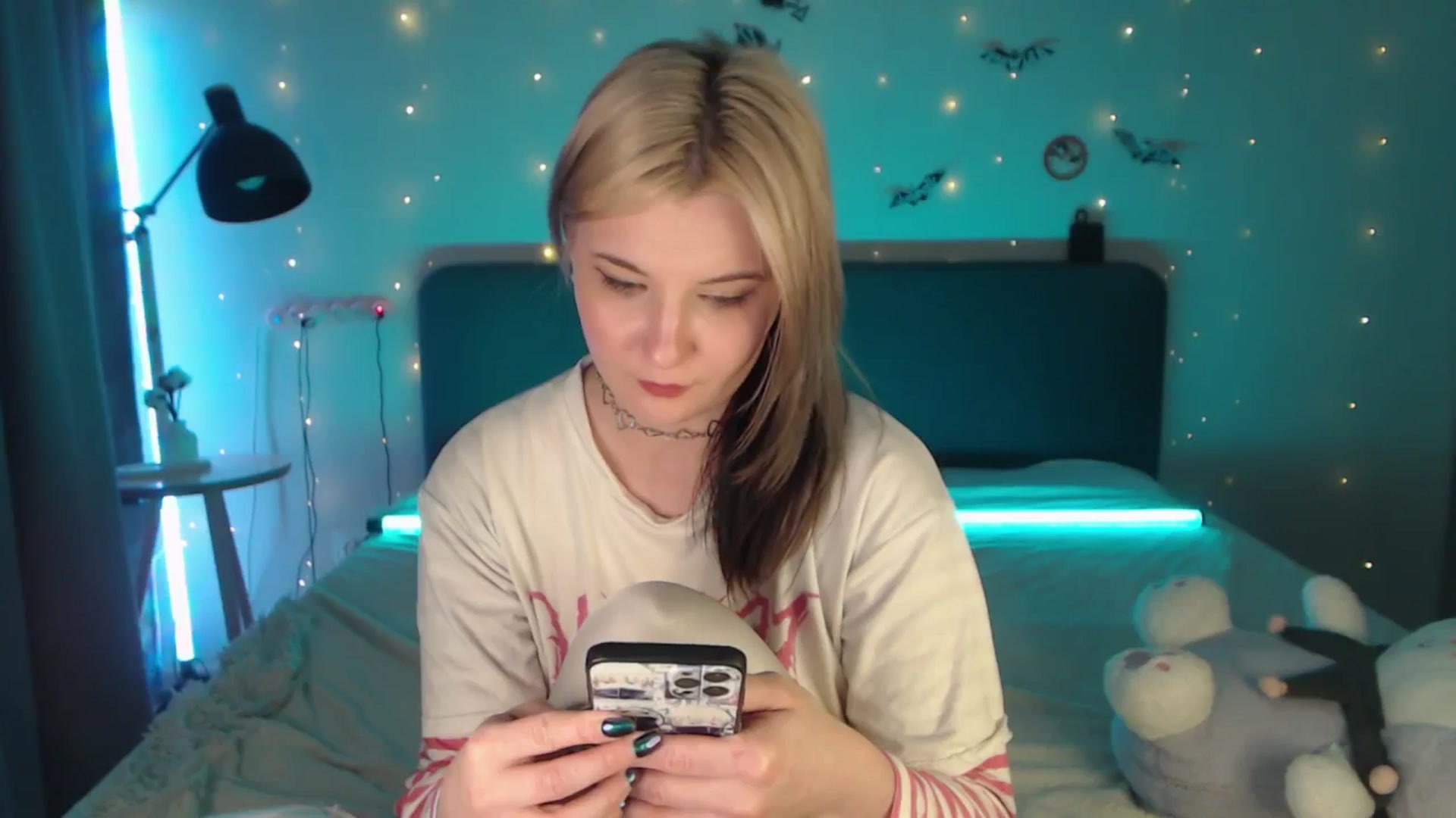 Gallery image thumbnail from Sleepy_AF's myfreecams stream on, 04/19/2026, 19:14 image 19 of 20