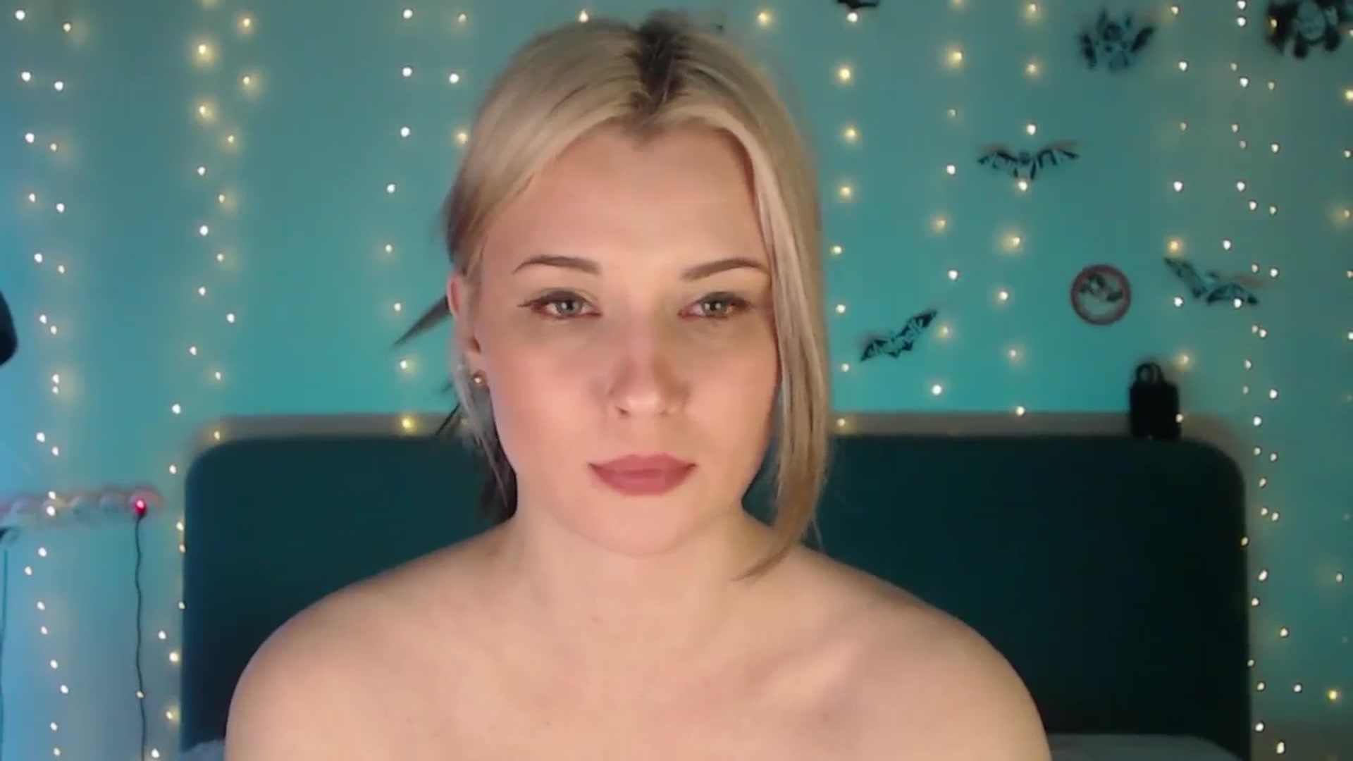 Gallery image thumbnail from Sleepy_AF's myfreecams stream on, 04/29/2026, 21:43 image 19 of 20