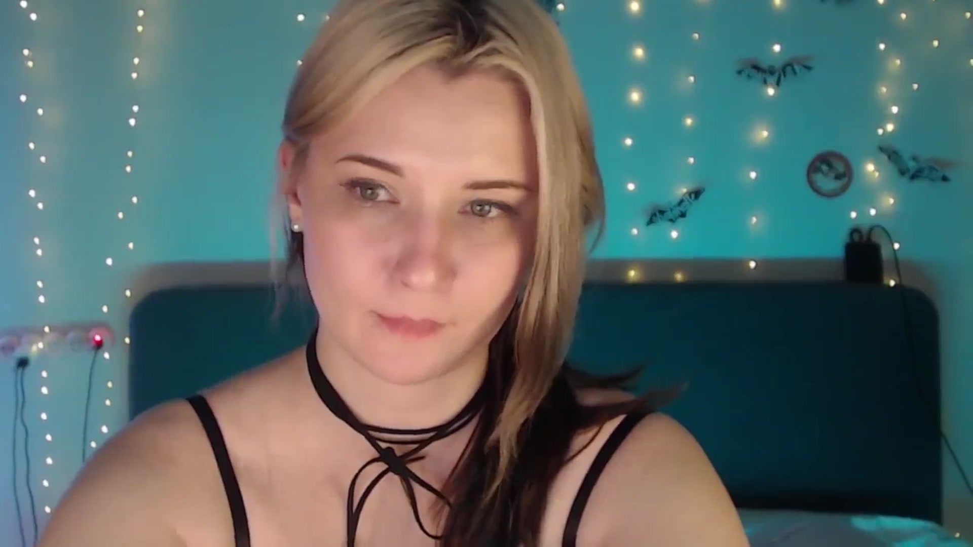 Gallery image thumbnail from Sleepy_AF's myfreecams stream on, 05/04/2026, 19:10 image 19 of 20