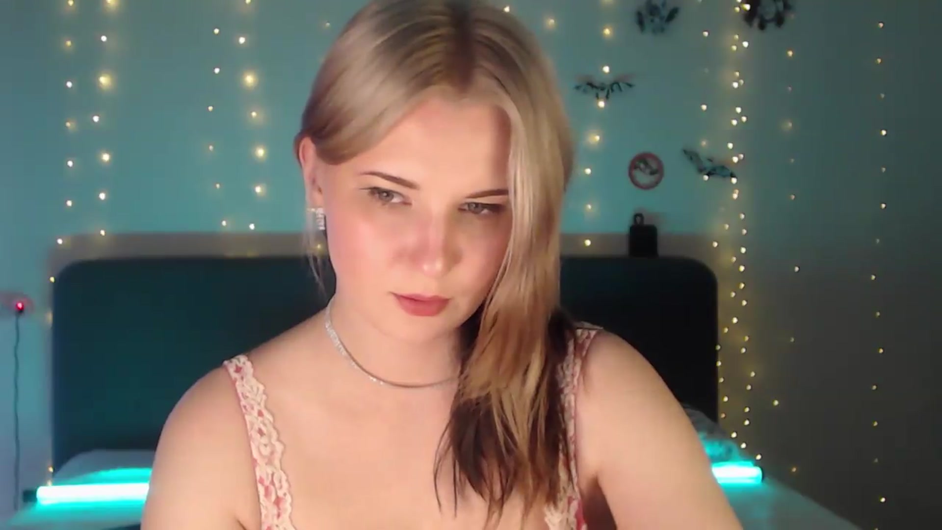Gallery image thumbnail from Sleepy_AF's myfreecams stream on, 05/10/2026, 18:41 image 19 of 20