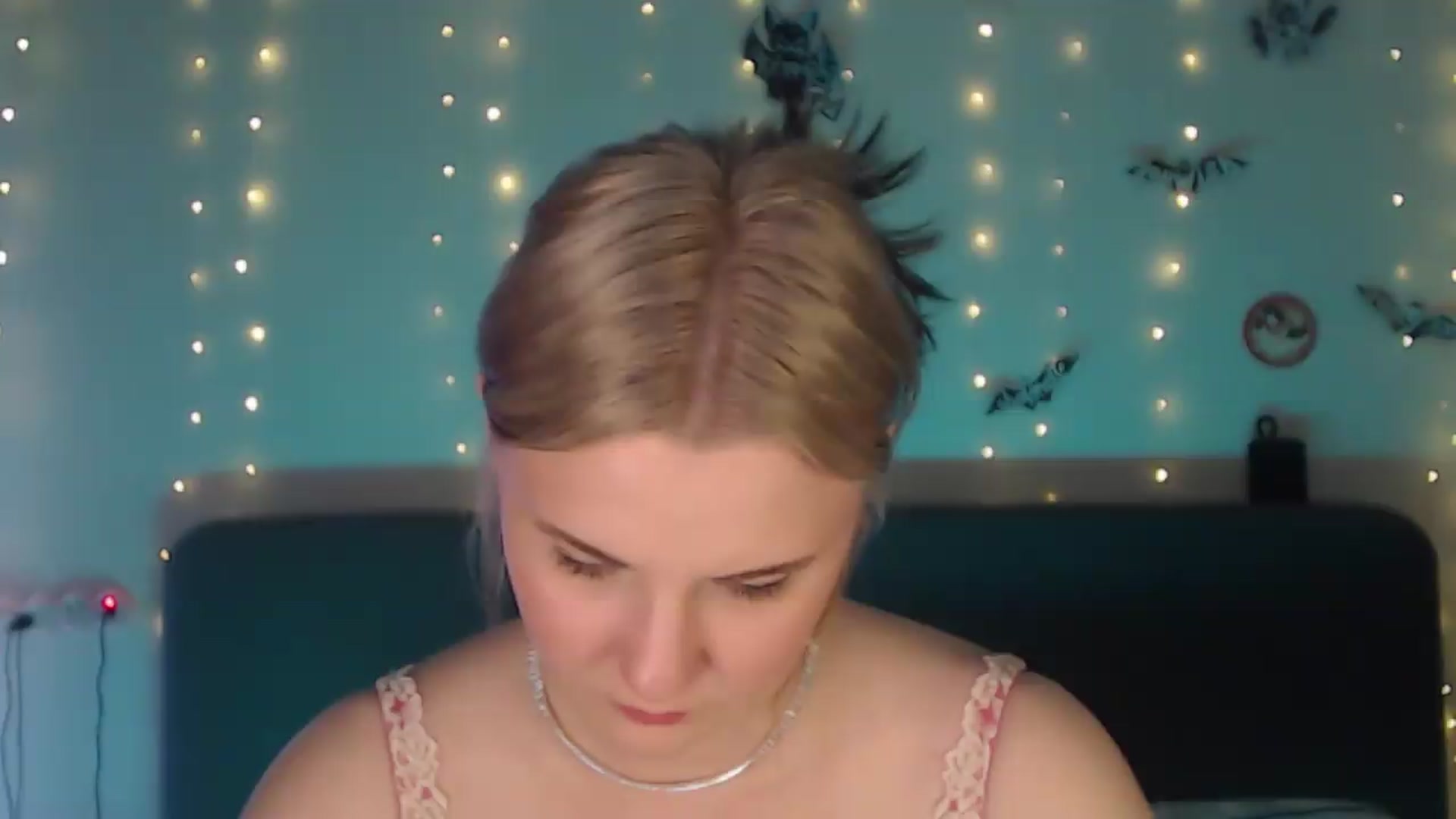 Gallery image thumbnail from Sleepy_AF's myfreecams stream on, 05/10/2026, 18:41 image 1 of 20