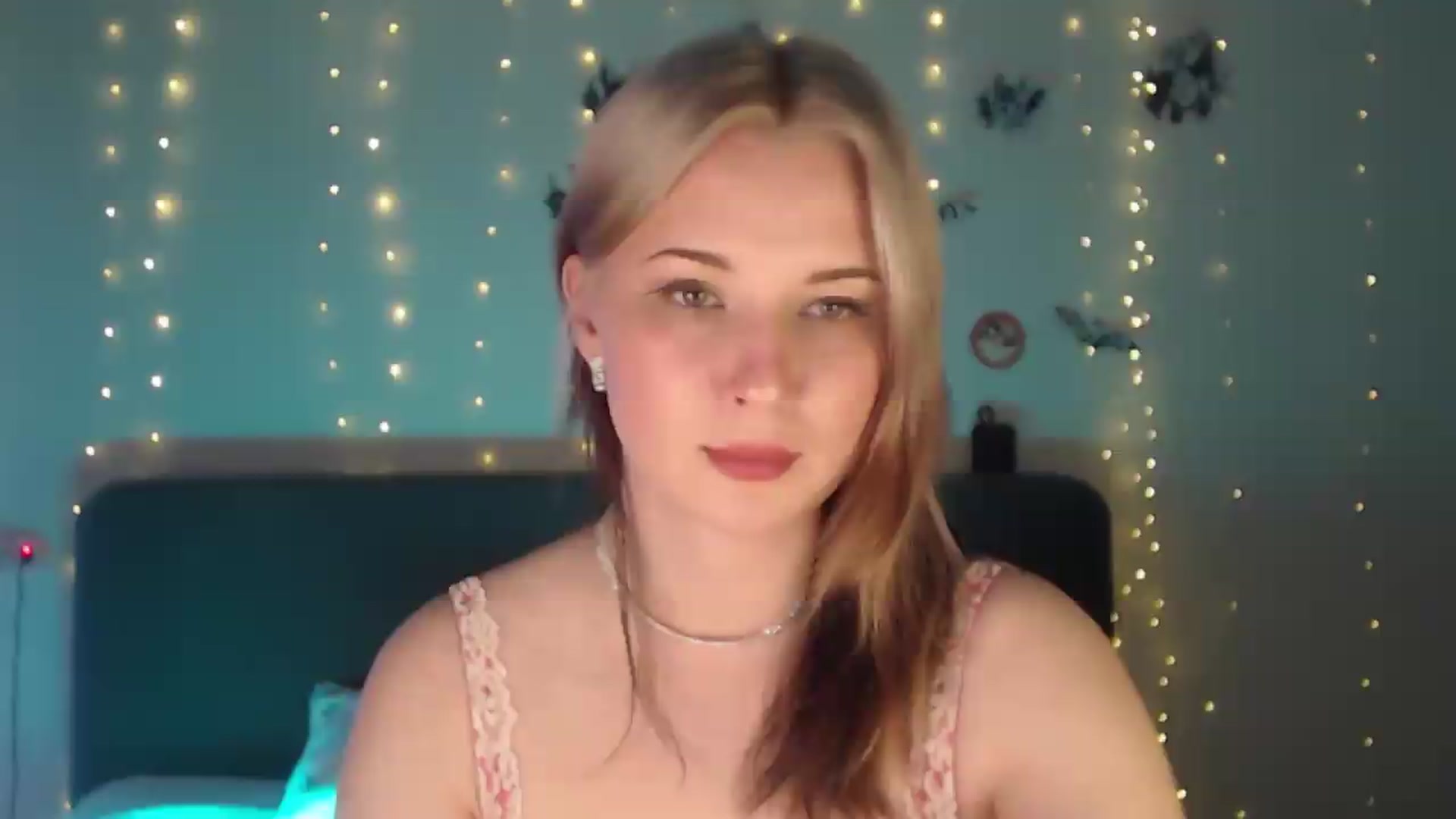 Gallery image thumbnail from Sleepy_AF's myfreecams stream on, 05/10/2026, 18:41 image 15 of 20