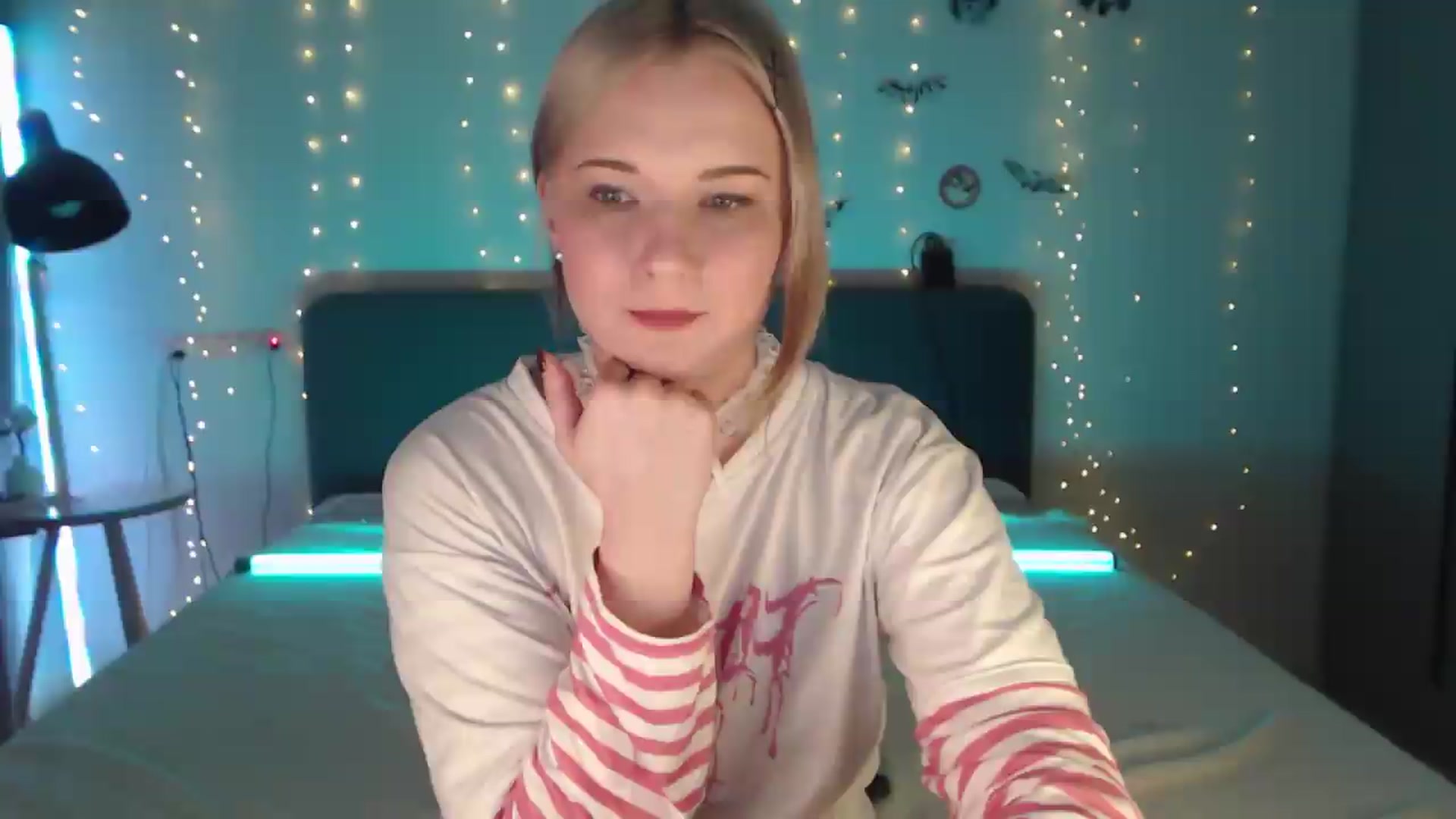 Gallery image thumbnail from Sleepy_AF's myfreecams stream on, 05/13/2026, 15:31 image 4 of 20