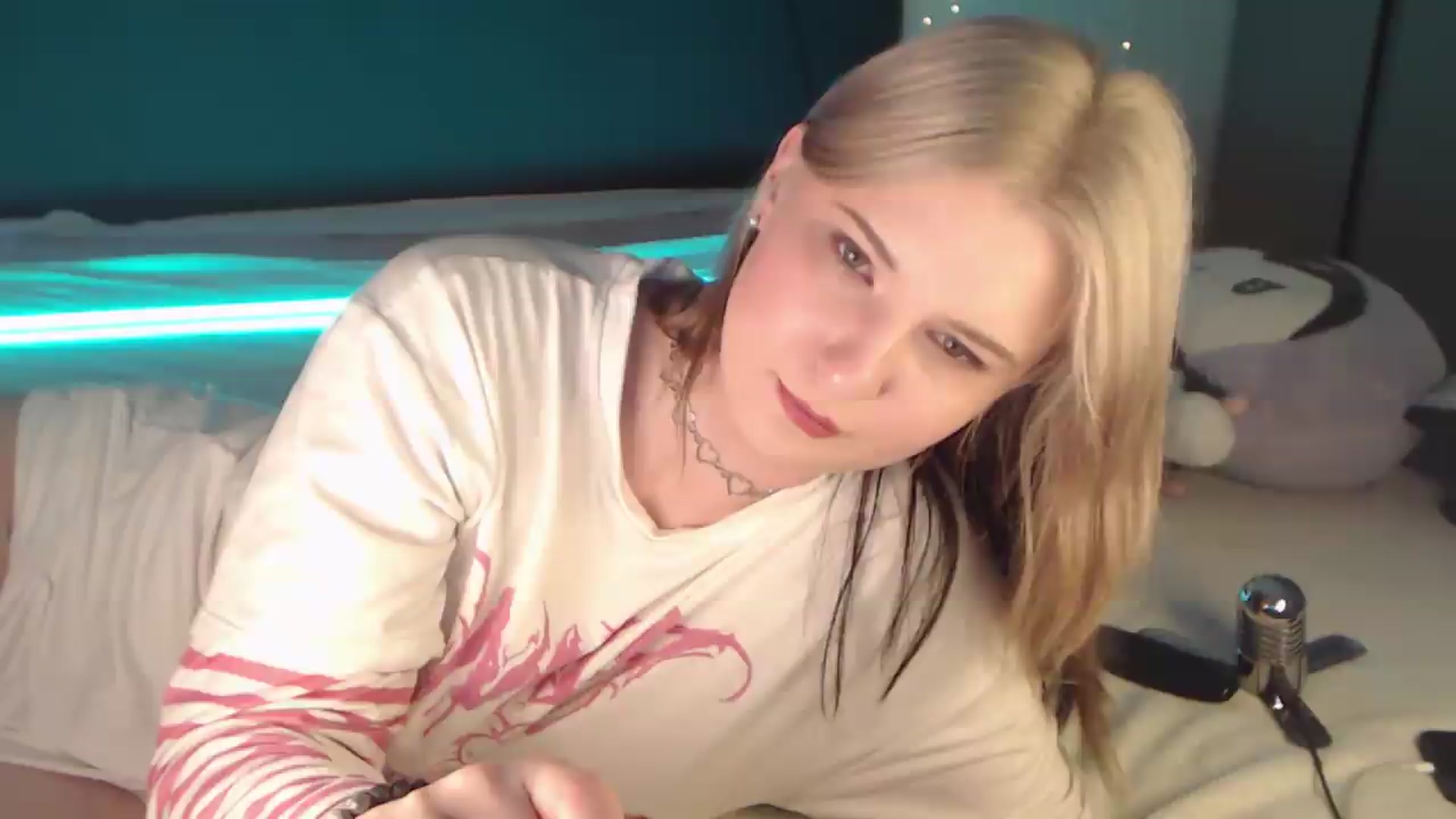 Gallery image thumbnail from Sleepy_AF's myfreecams stream on, 05/13/2026, 15:31 image 17 of 20