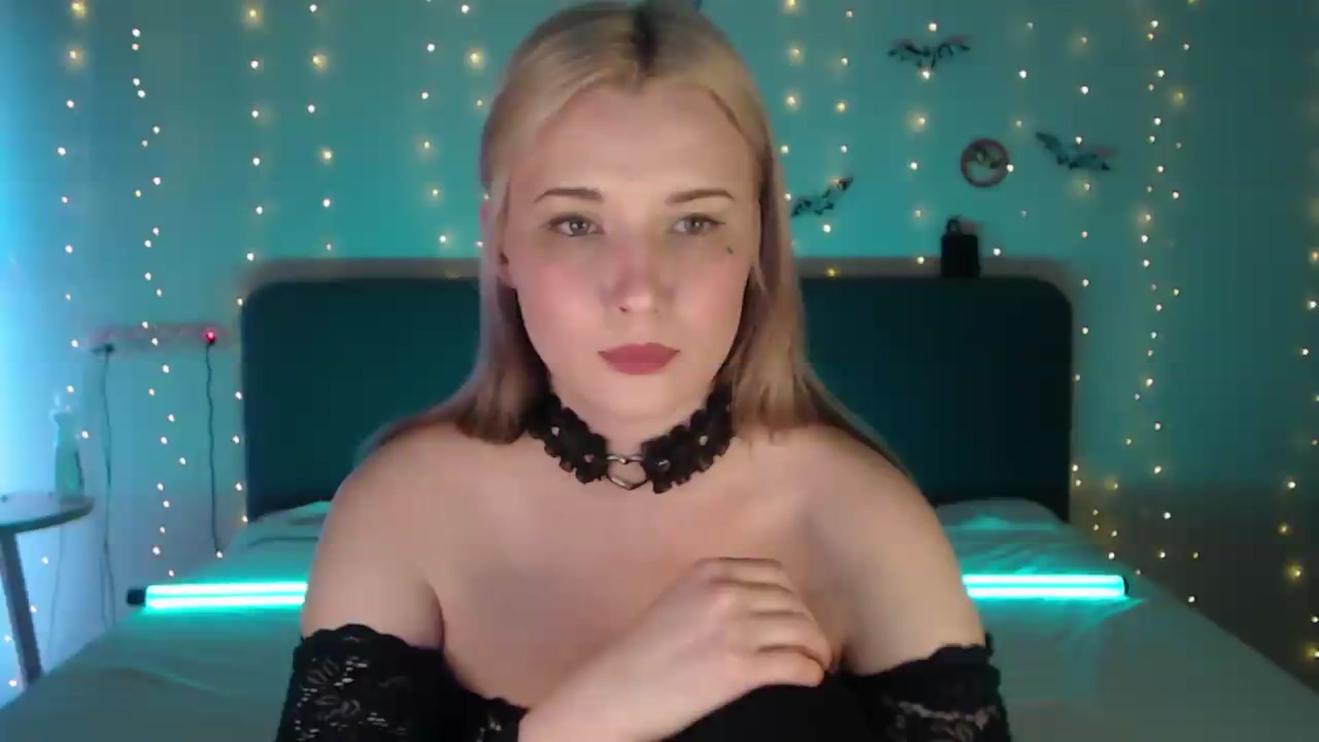 Gallery image thumbnail from Sleepy_AF's myfreecams stream on, 05/20/2026, 22:05 image 1 of 20