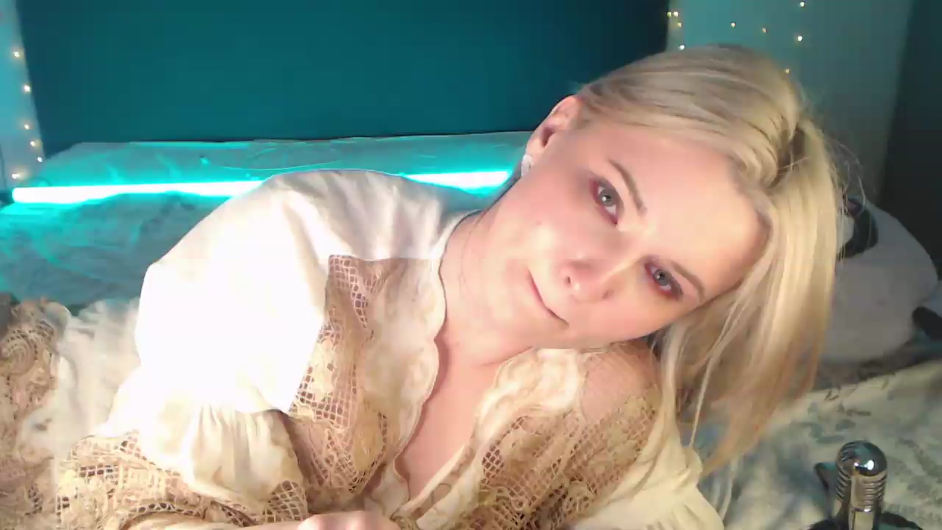 Gallery image thumbnail from Sleepy_AF's myfreecams stream on, 05/31/2026, 18:08 image 18 of 20