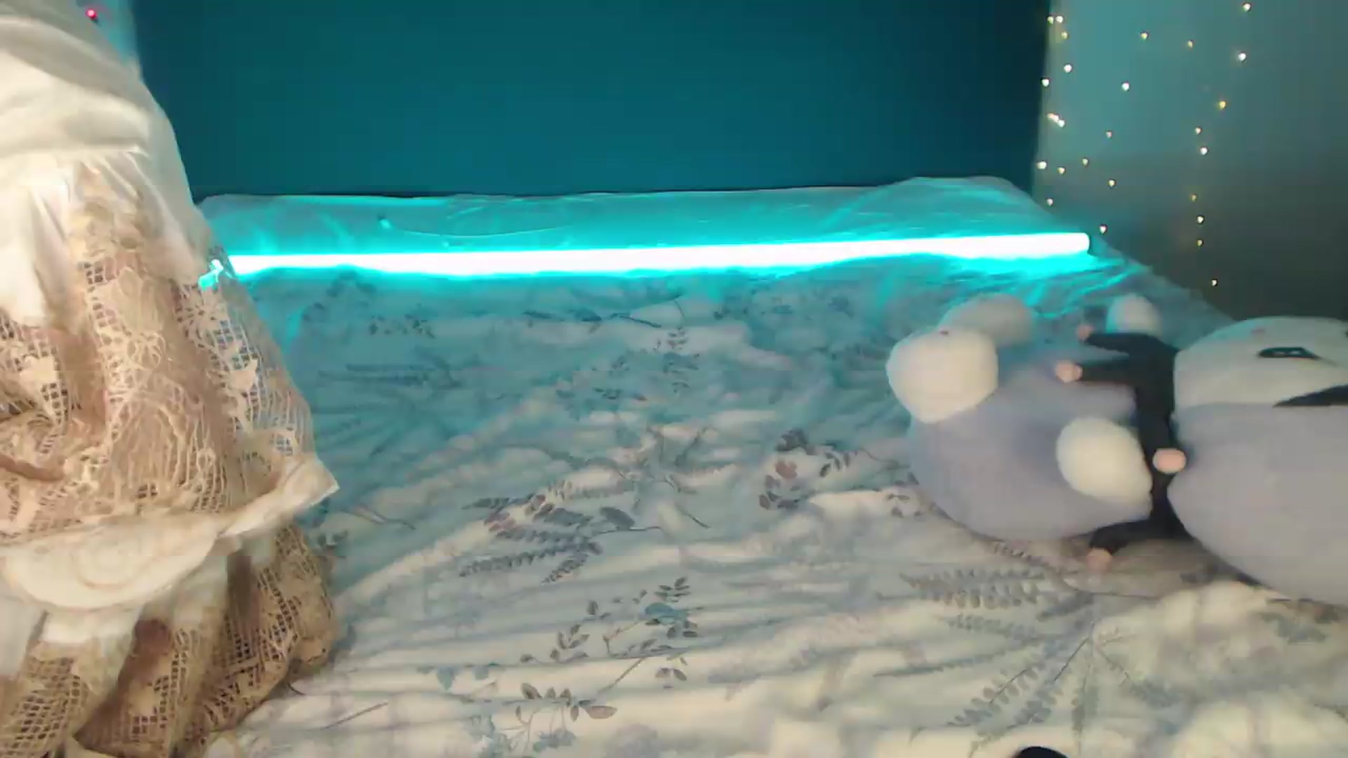 Gallery image thumbnail from Sleepy_AF's myfreecams stream on, 05/31/2026, 18:08 image 16 of 20