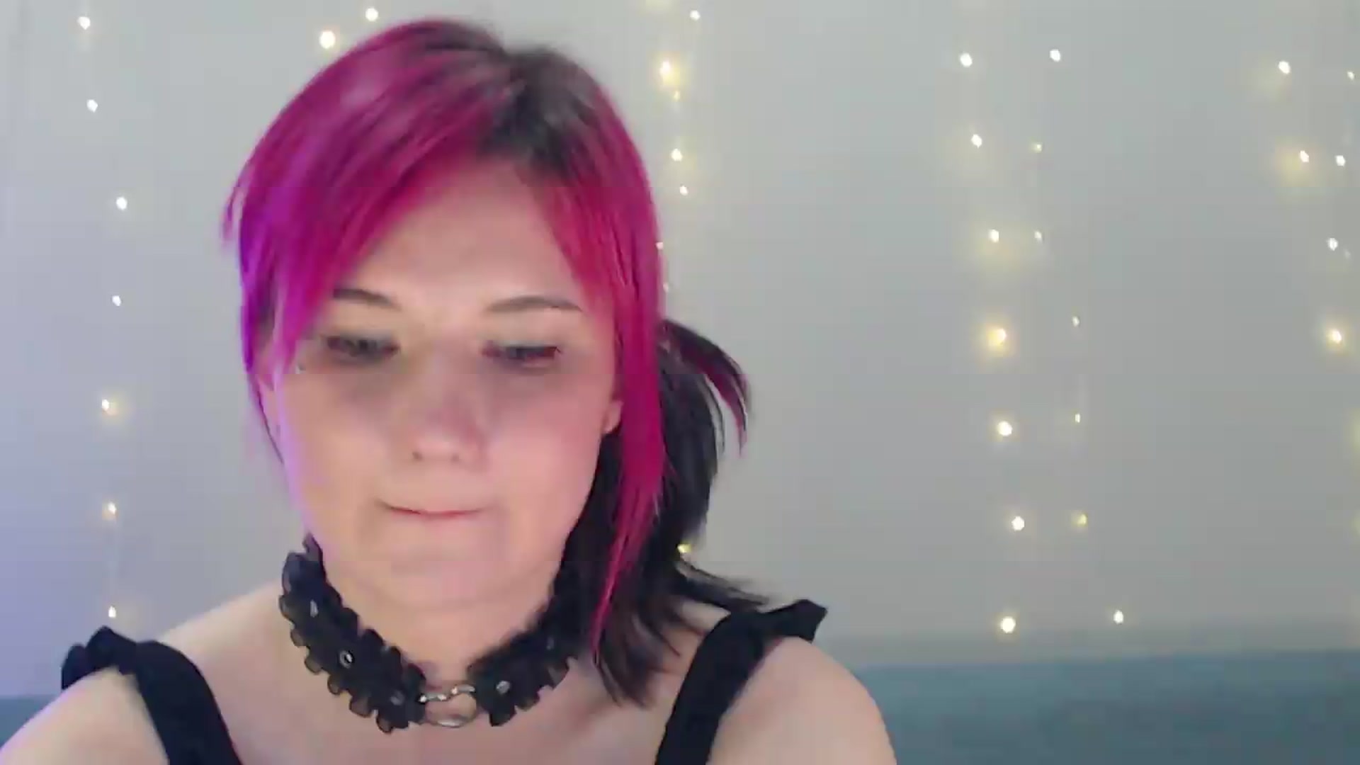 Gallery image thumbnail from Sleepy_AF's myfreecams stream on, 08/25/2026, 17:21 image 9 of 20