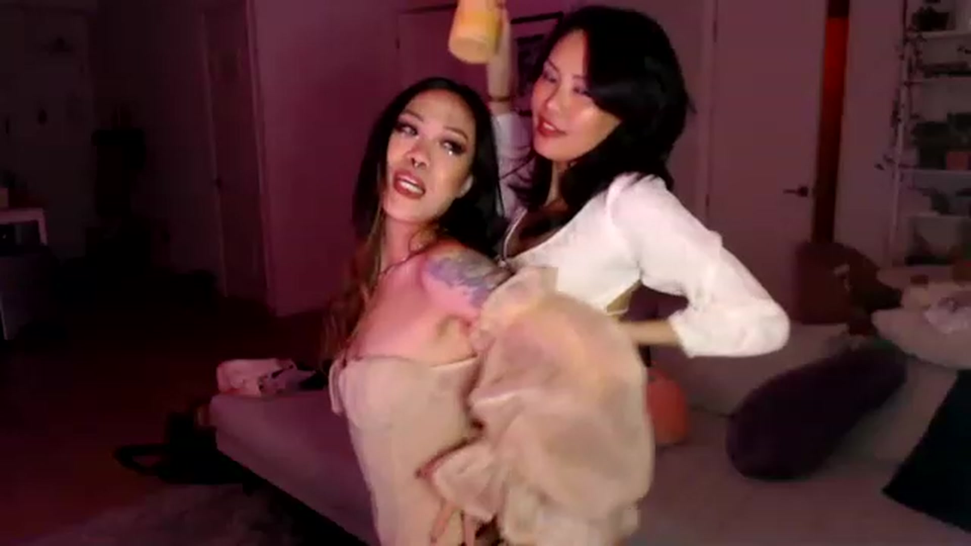 Gallery image thumbnail from Sleepych3w's myfreecams stream on, 02/18/2023, 07:54 image 13 of 20