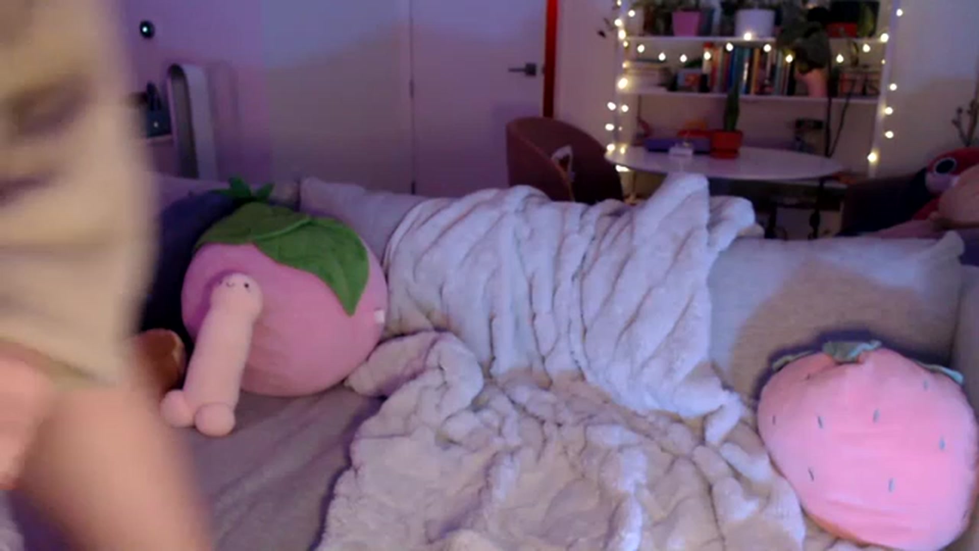 Gallery image thumbnail from Sleepych3w's myfreecams stream on, 02/20/2023, 04:12 image 7 of 20