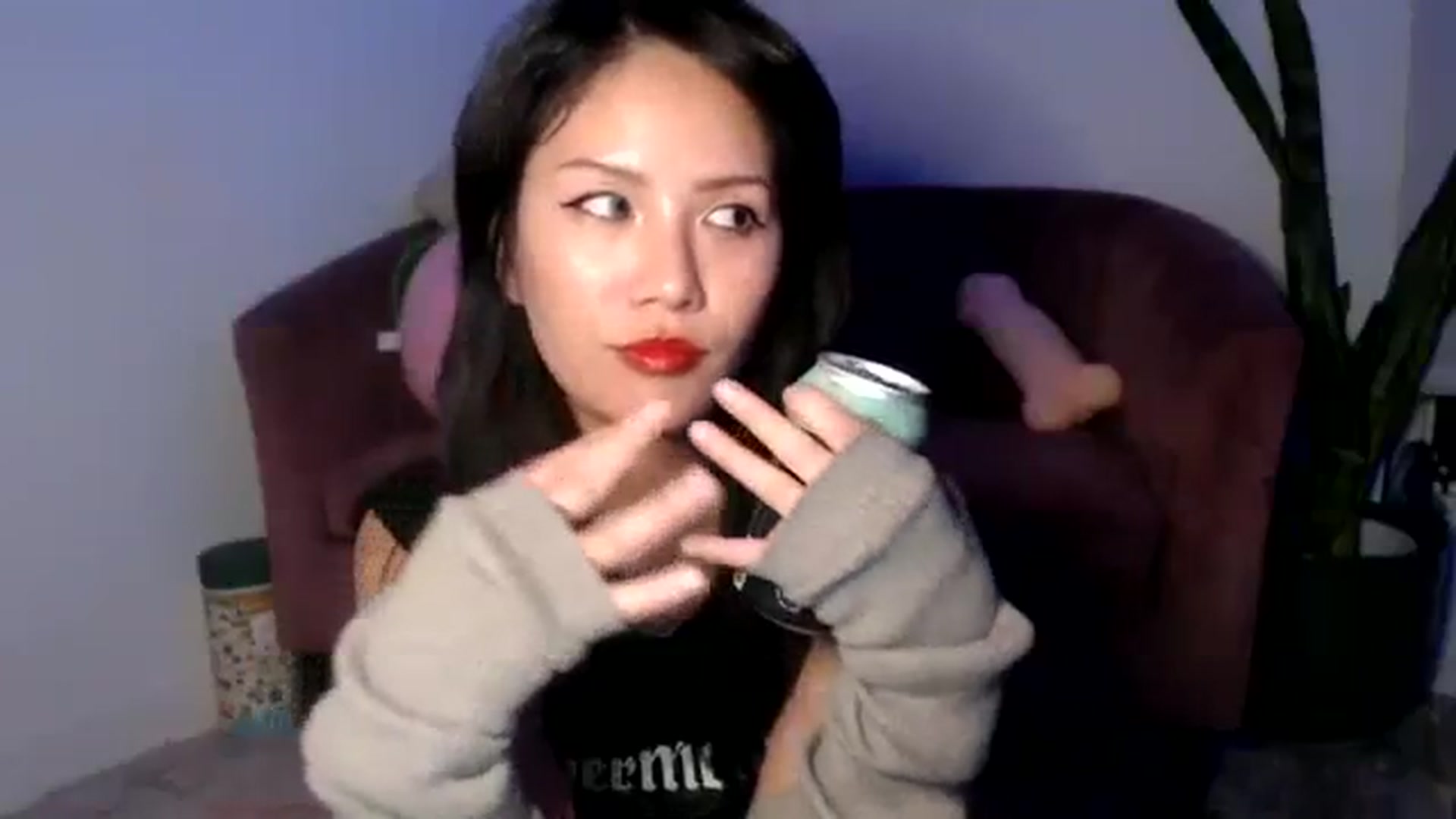 Gallery image thumbnail from Sleepych3w's myfreecams stream on, 11/08/2023, 05:00 image 5 of 20