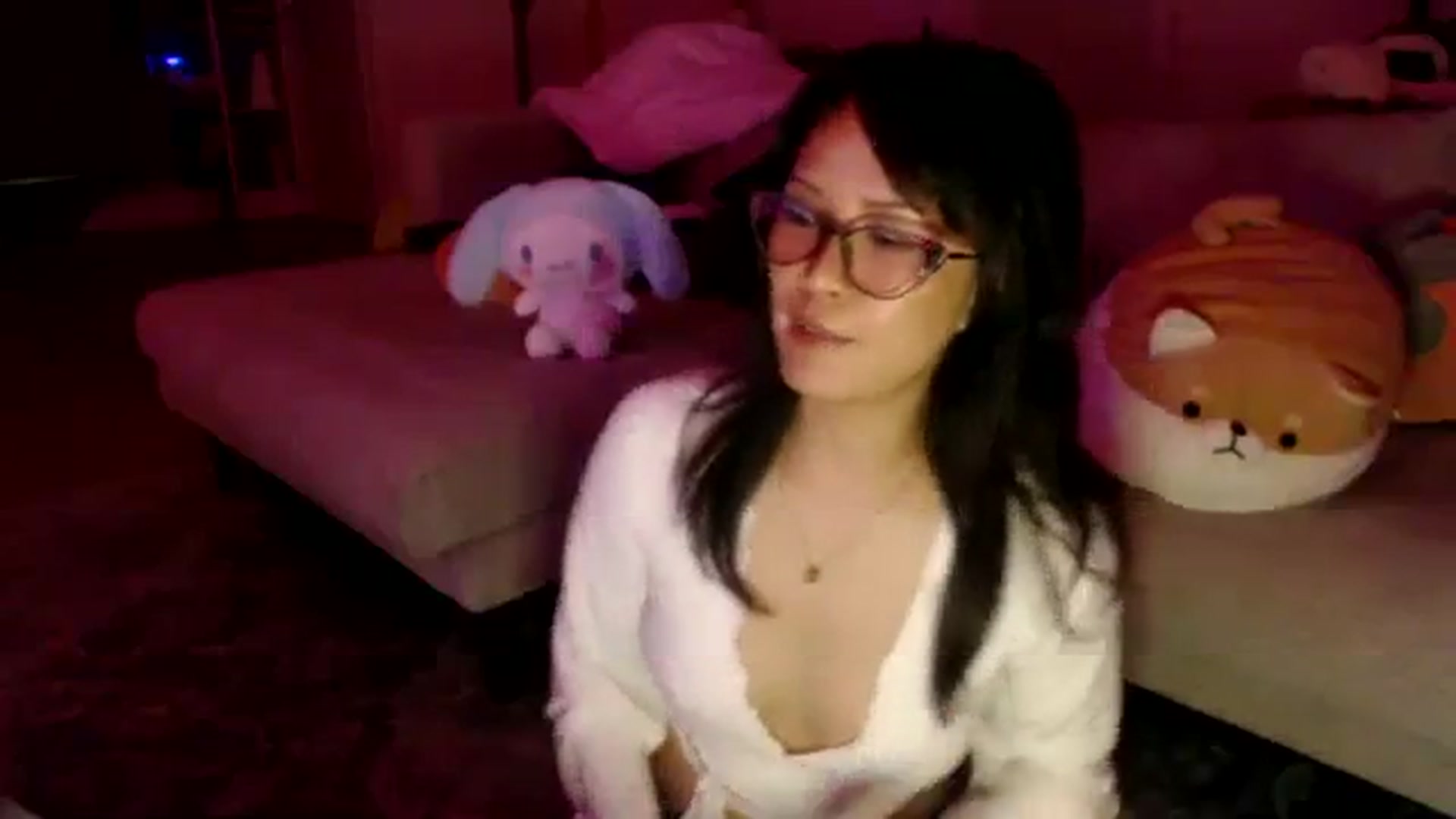 Gallery image thumbnail from Sleepych3w's myfreecams stream on, 04/08/2024, 03:47 image 20 of 20