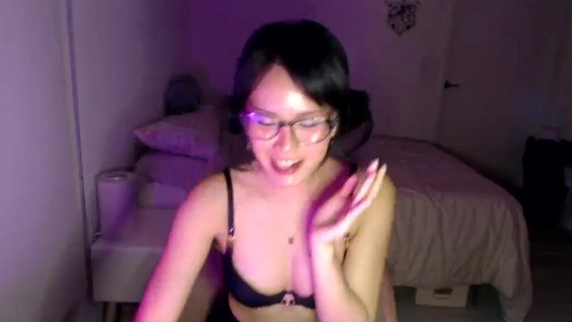 Gallery image thumbnail from Sleepych3w's myfreecams stream on, 04/15/2024, 04:52 image 14 of 20