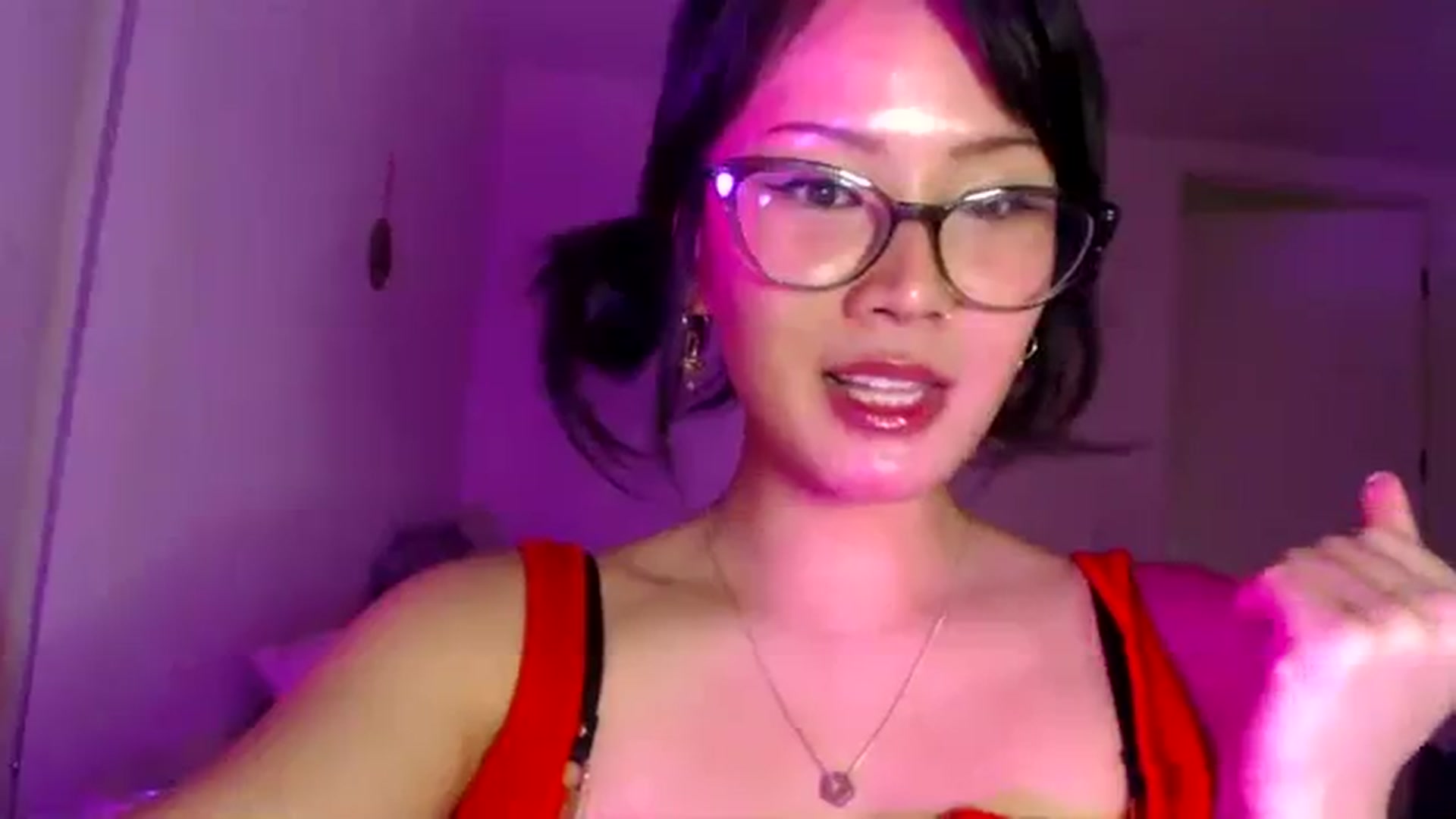Gallery image thumbnail from Sleepych3w's myfreecams stream on, 04/15/2024, 04:52 image 6 of 20