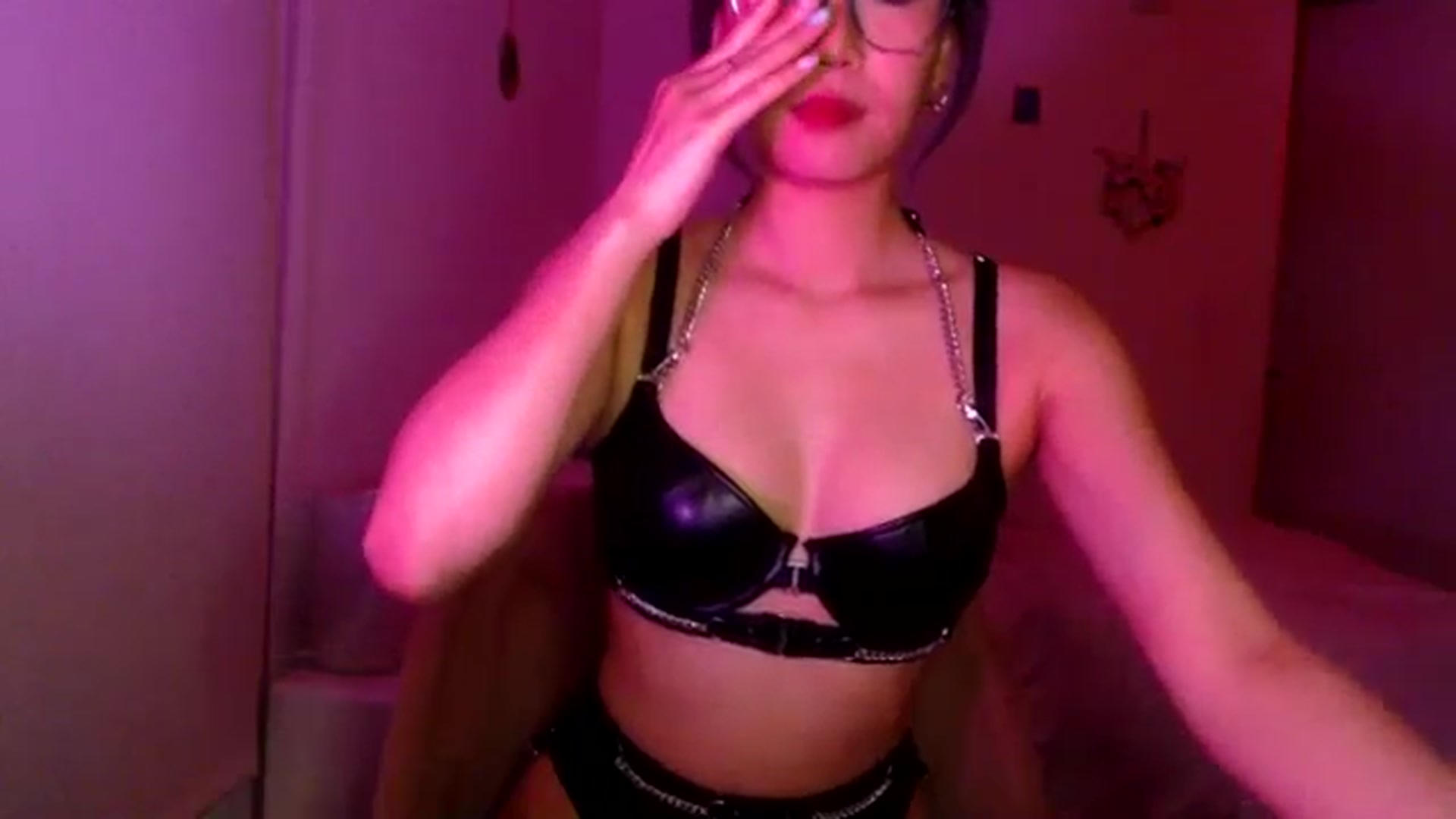 Gallery image thumbnail from Sleepych3w's myfreecams stream on, 04/19/2024, 04:12 image 20 of 20