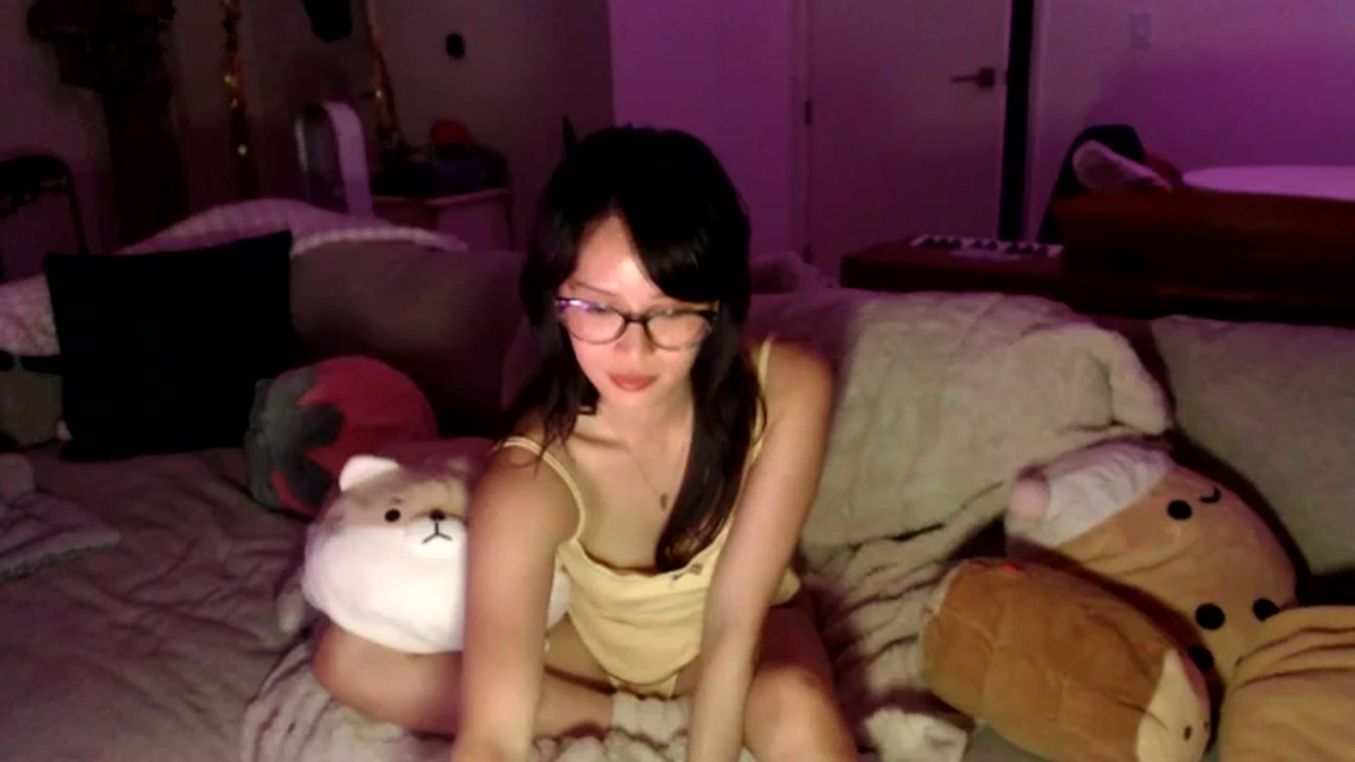 Gallery image thumbnail from Sleepych3w's myfreecams stream on, 06/27/2024, 04:59 image 19 of 20