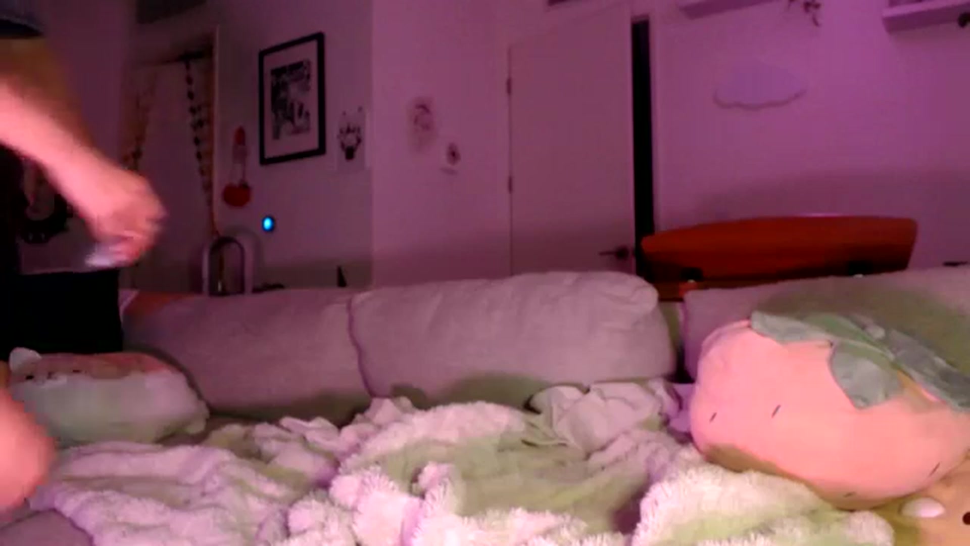 Gallery image thumbnail from Sleepych3w's myfreecams stream on, 06/28/2024, 04:39 image 6 of 20