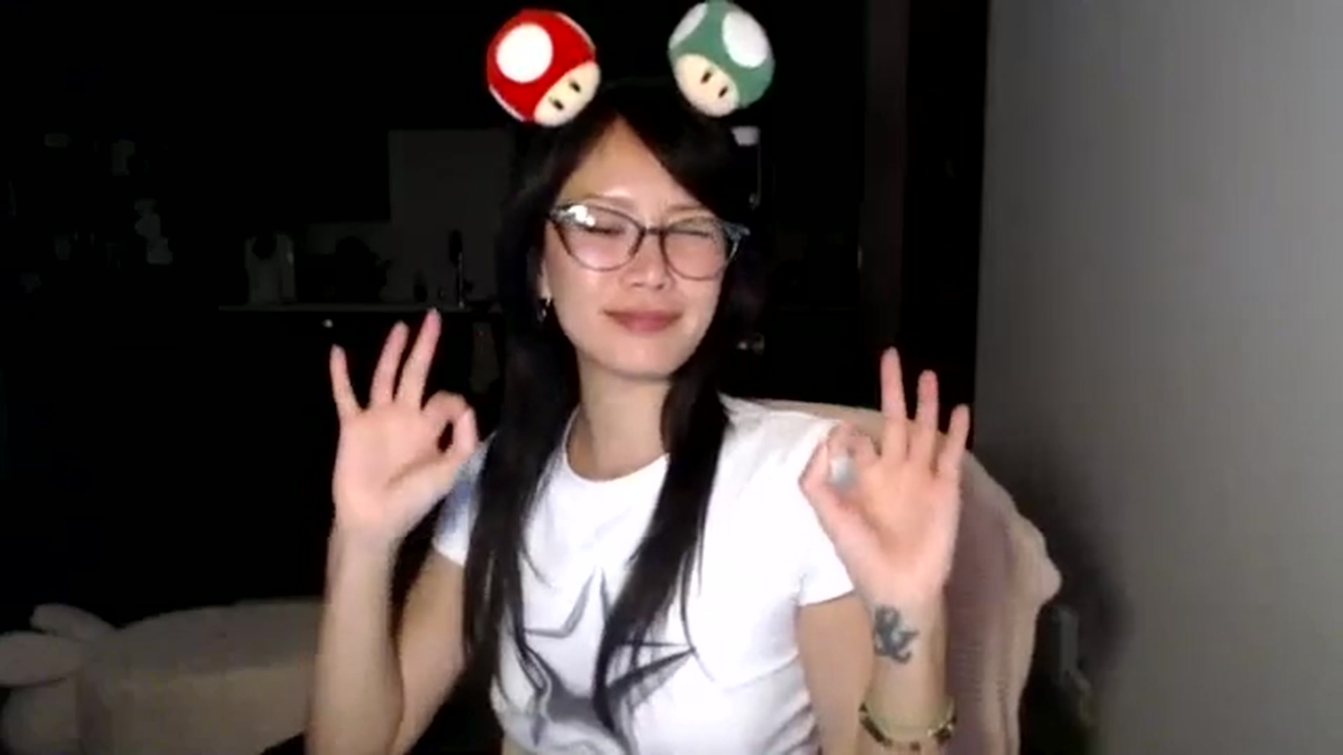 Gallery image thumbnail from Sleepych3w's myfreecams stream on, 08/19/2024, 06:24 image 6 of 20