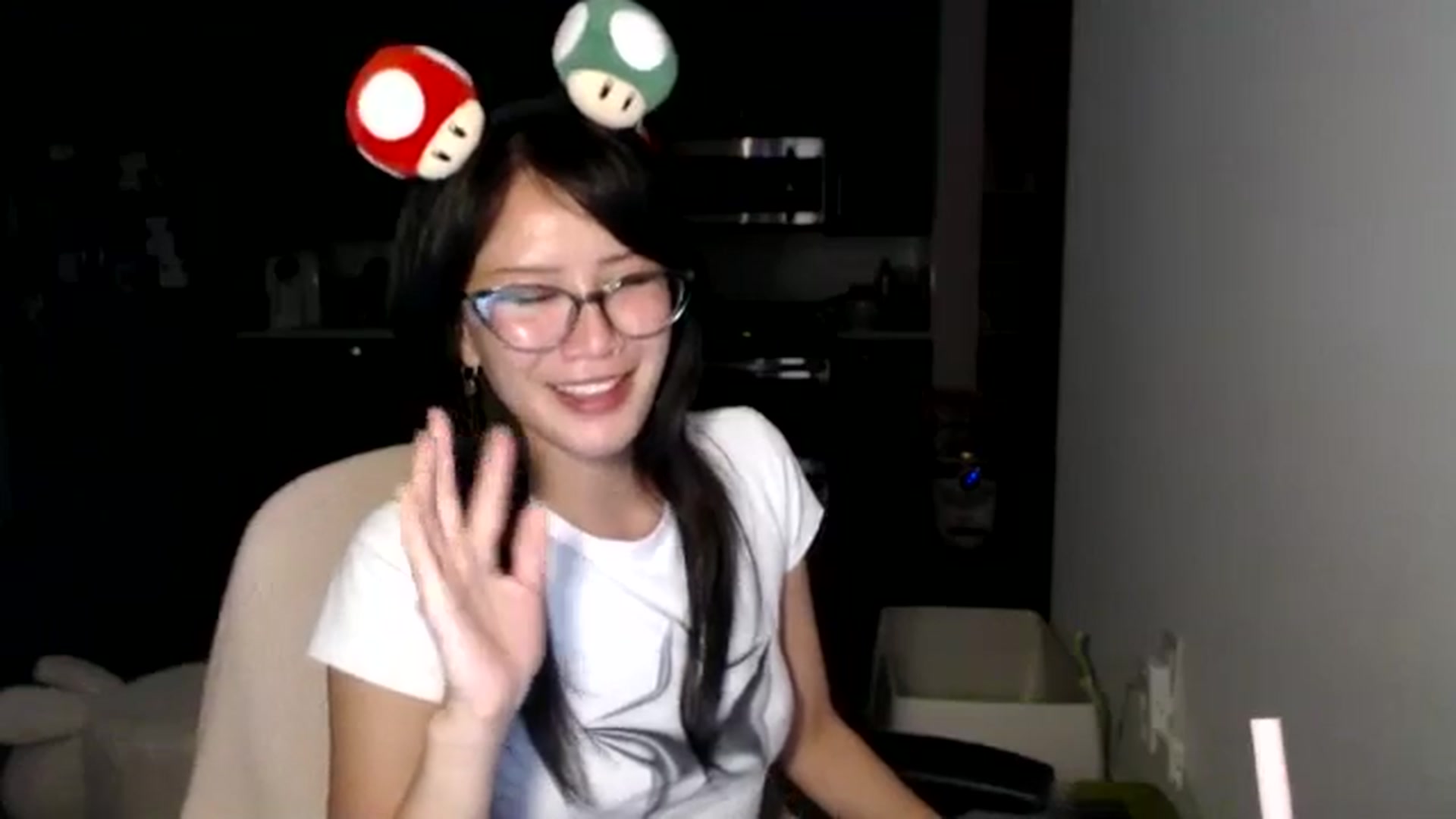 Gallery image thumbnail from Sleepych3w's myfreecams stream on, 08/19/2024, 06:24 image 12 of 20