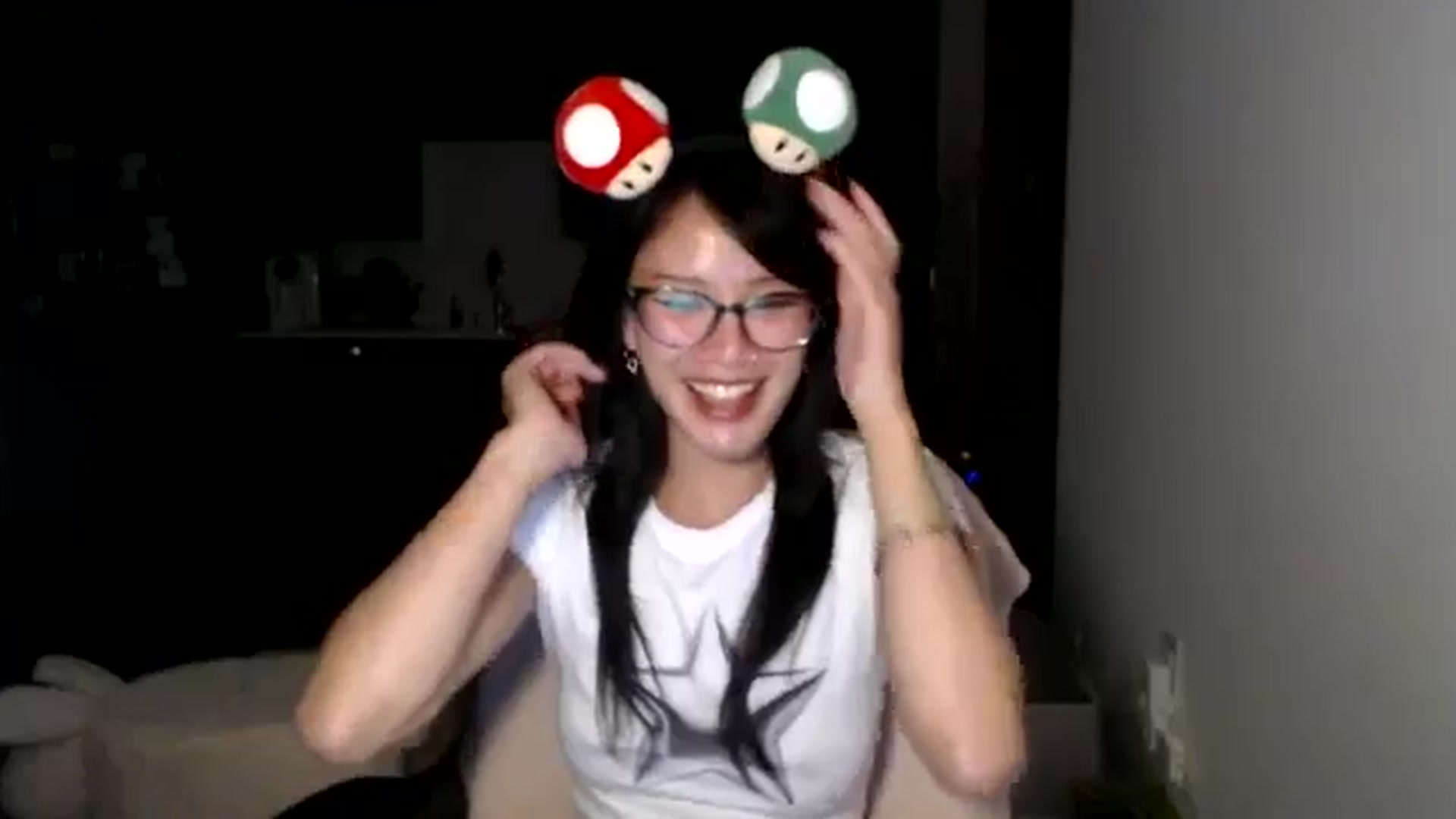 Gallery image thumbnail from Sleepych3w's myfreecams stream on, 08/19/2024, 06:24 image 9 of 20