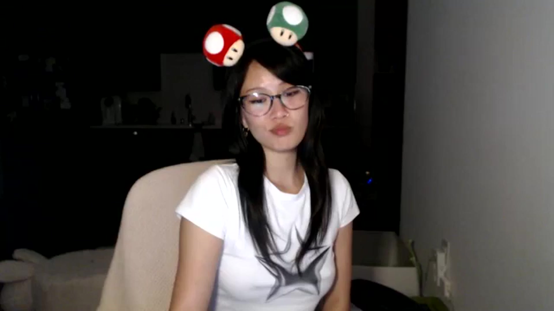 Gallery image thumbnail from Sleepych3w's myfreecams stream on, 08/19/2024, 06:24 image 4 of 20
