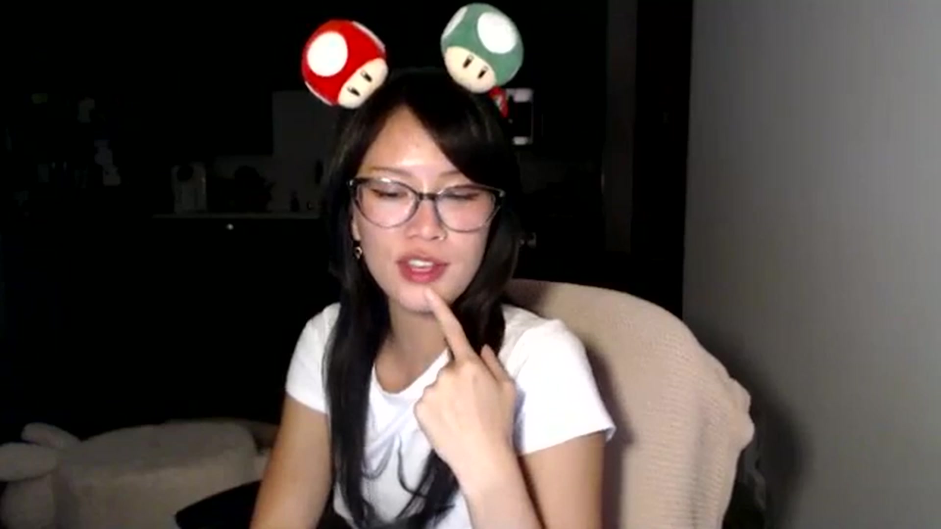 Gallery image thumbnail from Sleepych3w's myfreecams stream on, 08/19/2024, 06:24 image 10 of 20