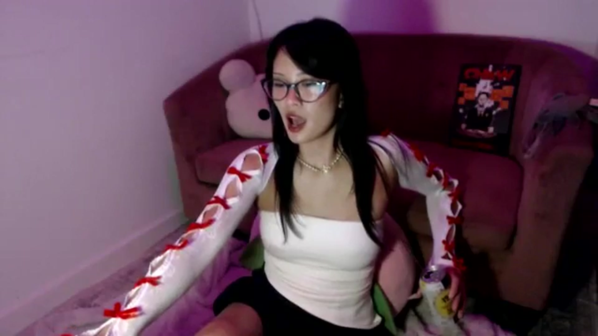 Gallery image thumbnail from Sleepych3w's myfreecams stream on, 08/31/2024, 04:10 image 3 of 20