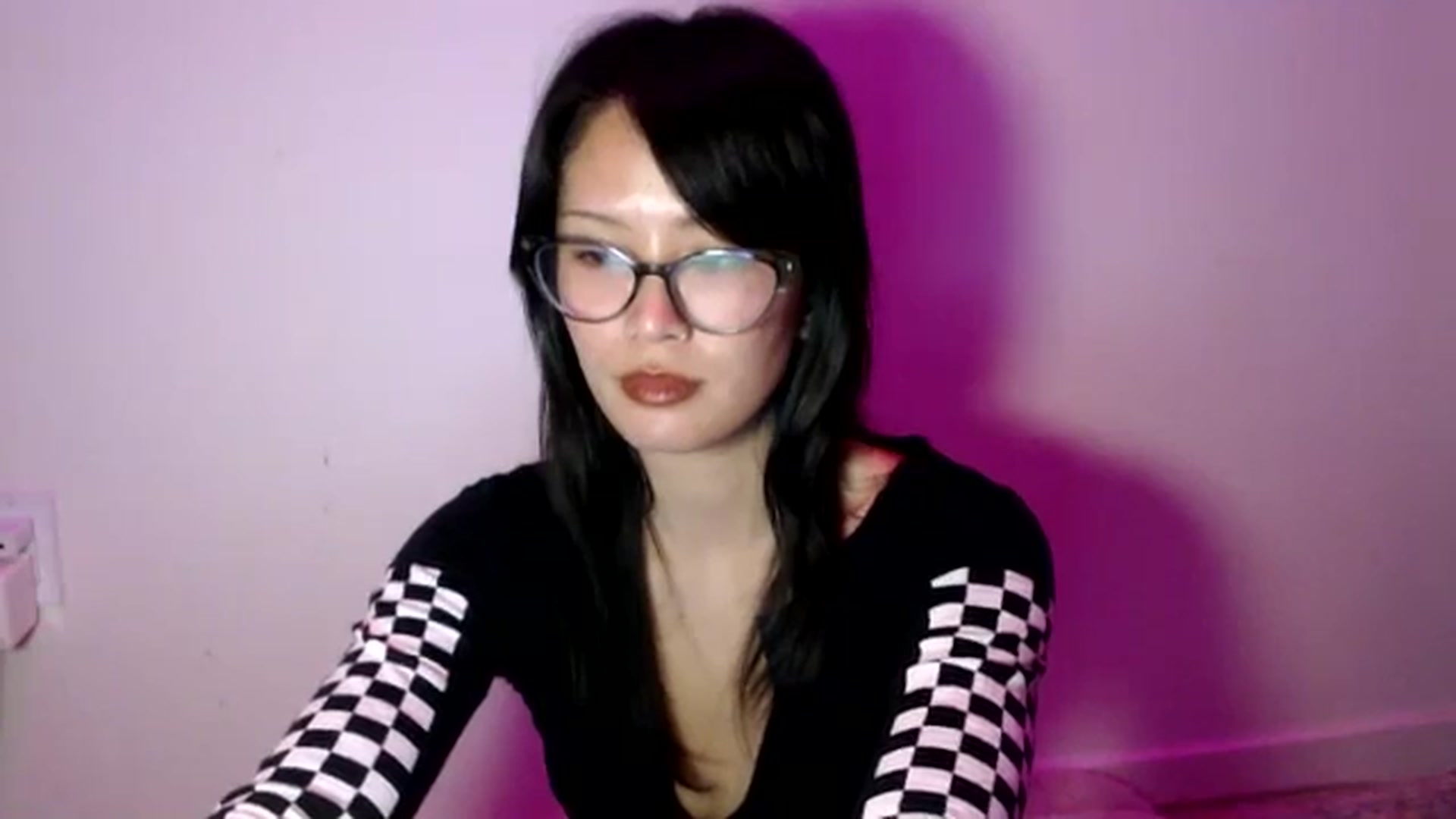 Gallery image thumbnail from Sleepych3w's myfreecams stream on, 09/09/2024, 04:40 image 19 of 20