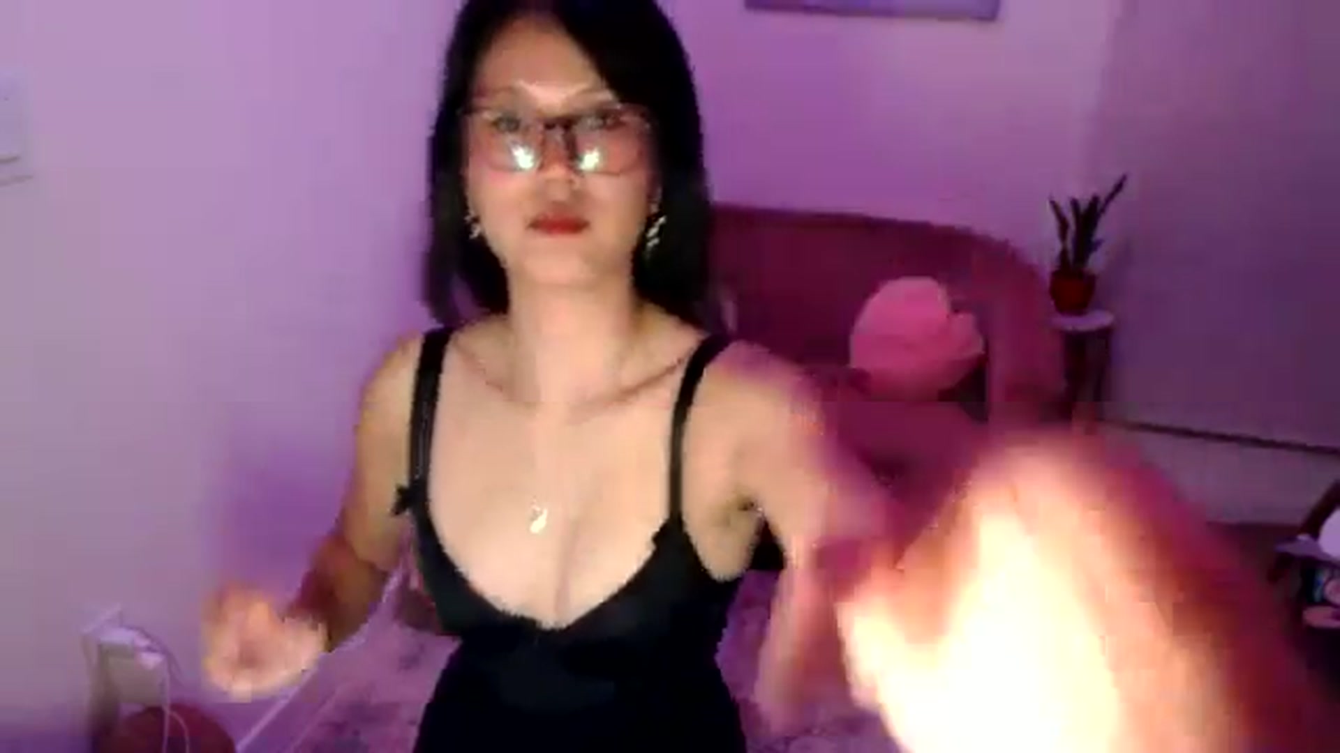 Gallery image thumbnail from Sleepych3w's myfreecams stream on, 09/13/2024, 04:49 image 5 of 20