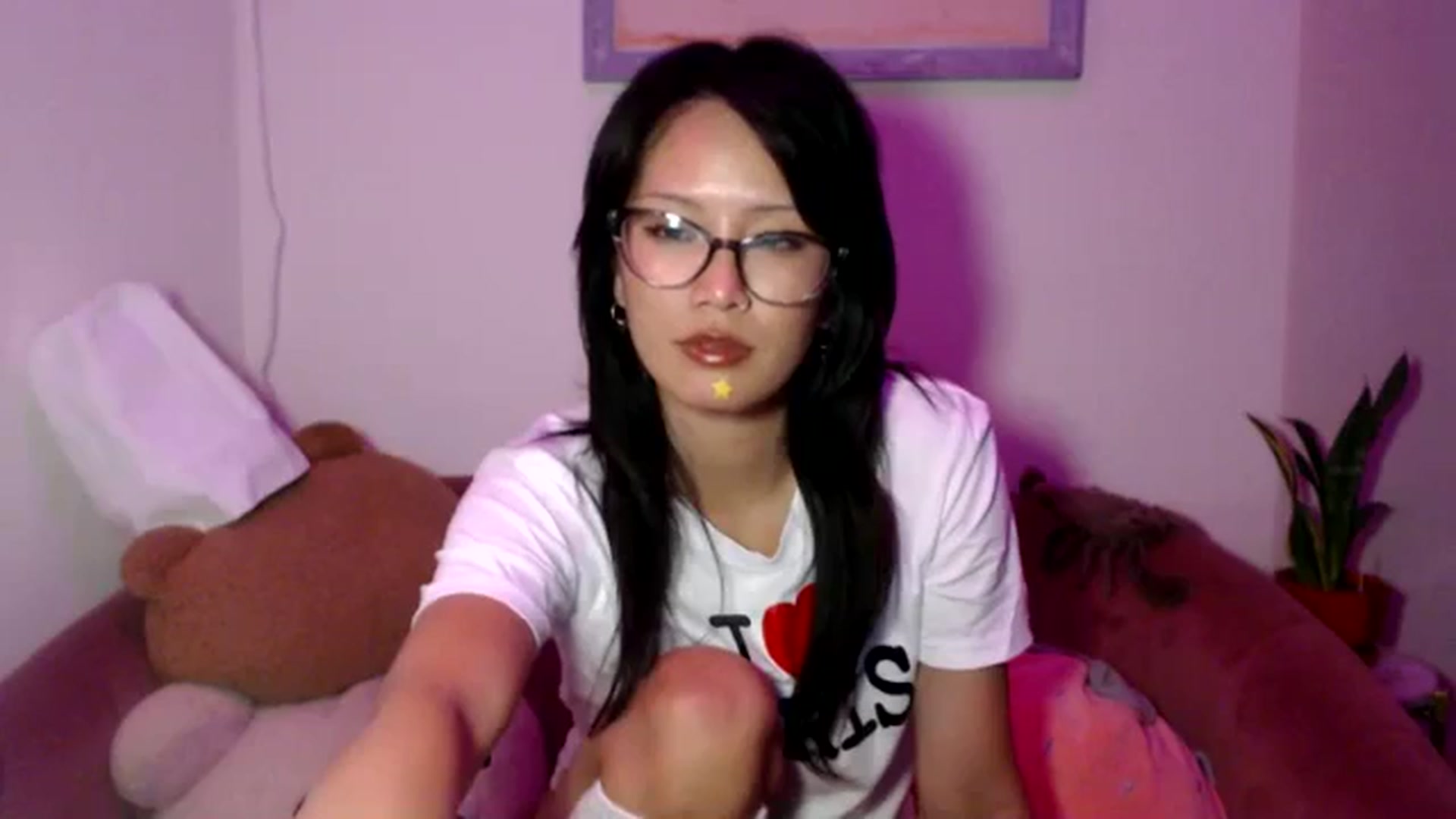 Gallery image thumbnail from Sleepych3w's myfreecams stream on, 09/19/2024, 05:46 image 8 of 20