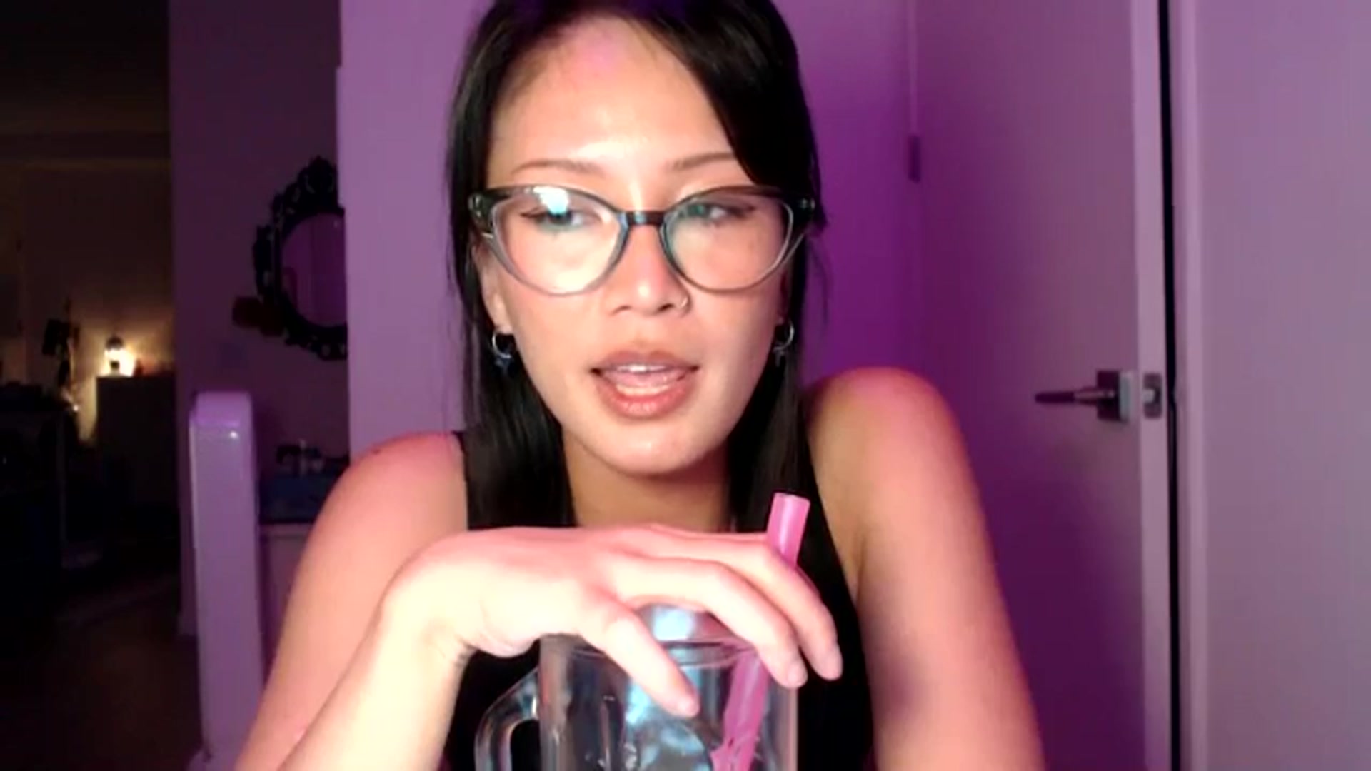 Gallery image thumbnail from Sleepych3w's myfreecams stream on, 09/21/2024, 02:57 image 10 of 20
