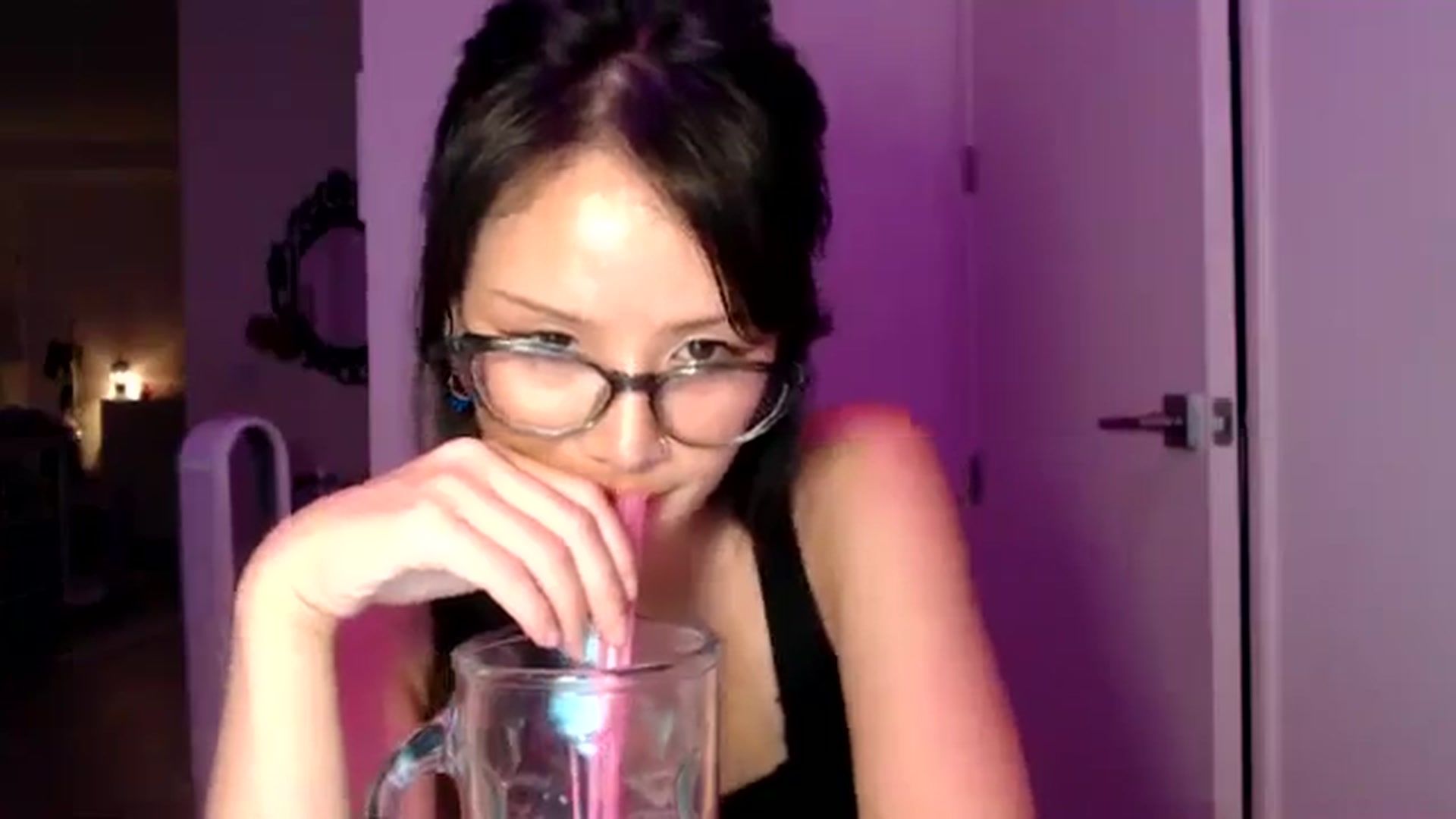 Gallery image thumbnail from Sleepych3w's myfreecams stream on, 09/21/2024, 02:57 image 8 of 20