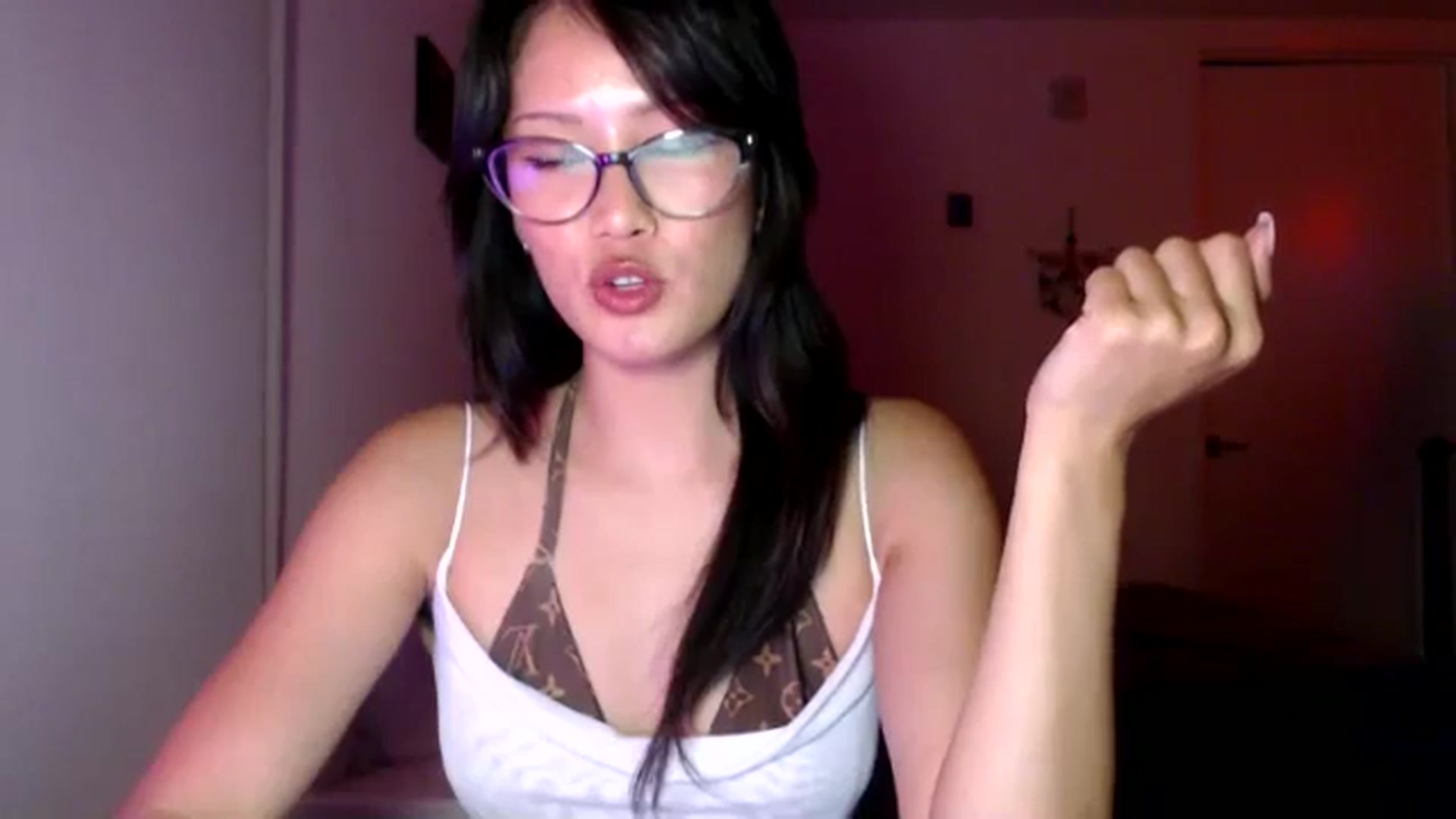 Gallery image thumbnail from Sleepych3w's myfreecams stream on, 09/26/2024, 05:33 image 4 of 20
