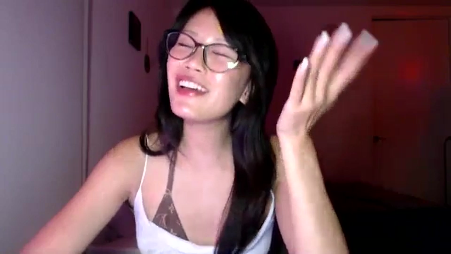 Gallery image thumbnail from Sleepych3w's myfreecams stream on, 09/26/2024, 05:33 image 7 of 20