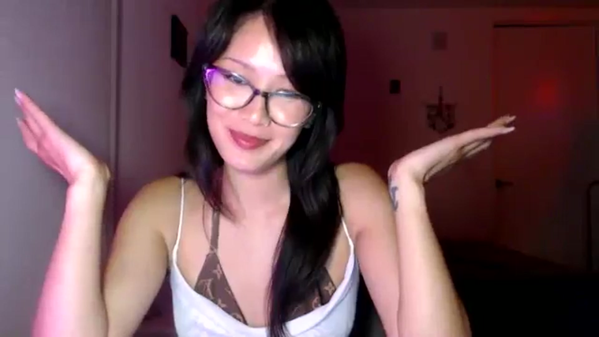 Gallery image thumbnail from Sleepych3w's myfreecams stream on, 09/26/2024, 05:33 image 6 of 20