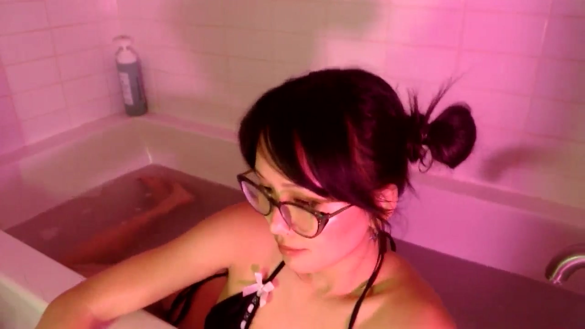 Gallery image thumbnail from Sleepych3w's myfreecams stream on, 11/11/2024, 07:26 image 7 of 20