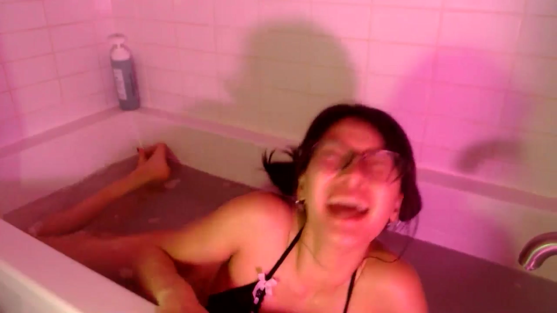 Gallery image thumbnail from Sleepych3w's myfreecams stream on, 11/11/2024, 07:26 image 14 of 20