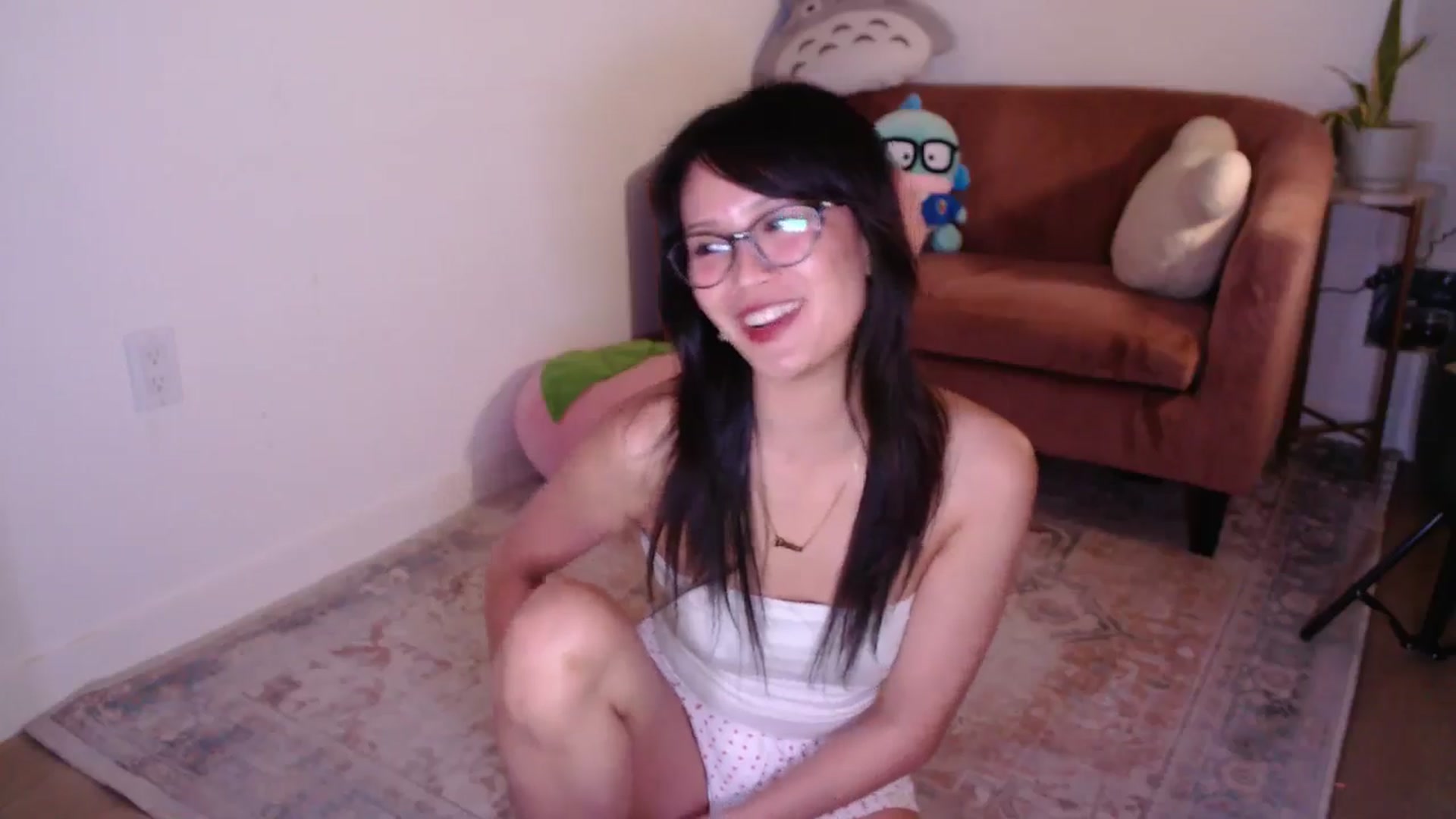 Gallery image thumbnail from Sleepych3w's myfreecams stream on, 11/23/2024, 07:14 image 12 of 20