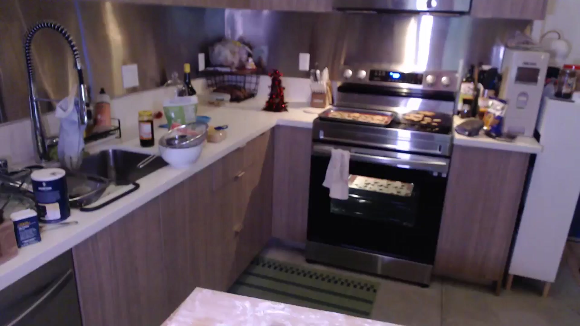Gallery image thumbnail from Sleepych3w's myfreecams stream on, 12/23/2024, 07:45 image 8 of 20