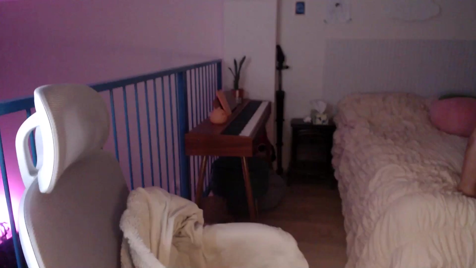 Gallery image thumbnail from Sleepych3w's myfreecams stream on, 03/24/2025, 05:12 image 9 of 20
