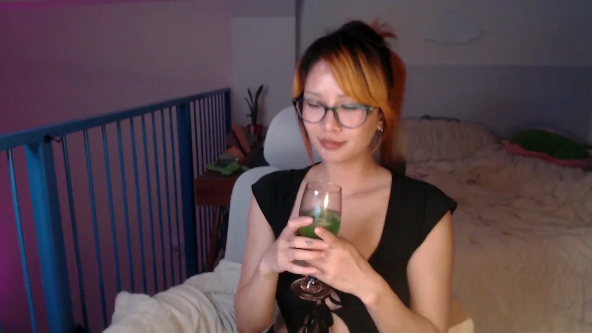 Gallery image thumbnail from Sleepych3w's myfreecams stream on, 03/28/2025, 07:08 image 6 of 20