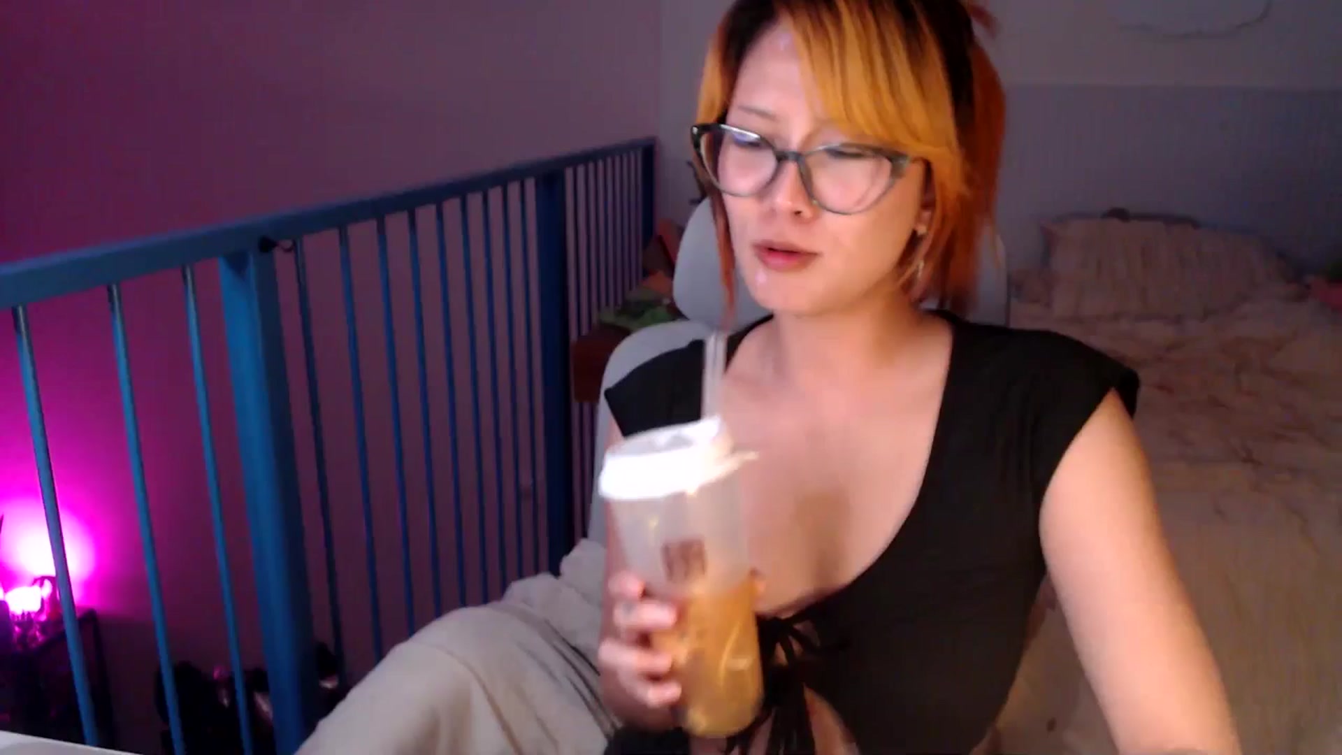 Gallery image thumbnail from Sleepych3w's myfreecams stream on, 03/28/2025, 07:08 image 15 of 20