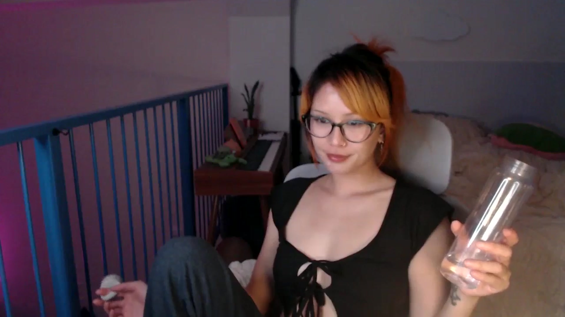 Gallery image thumbnail from Sleepych3w's myfreecams stream on, 03/28/2025, 07:08 image 3 of 20