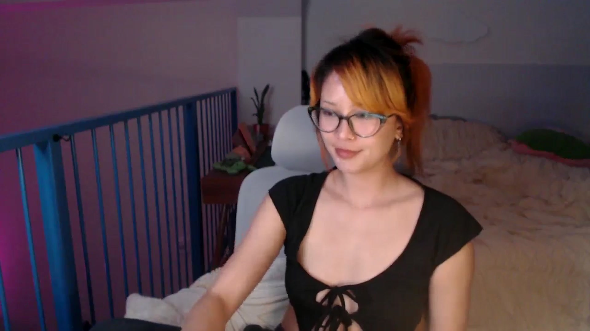 Gallery image thumbnail from Sleepych3w's myfreecams stream on, 03/28/2025, 07:08 image 5 of 20
