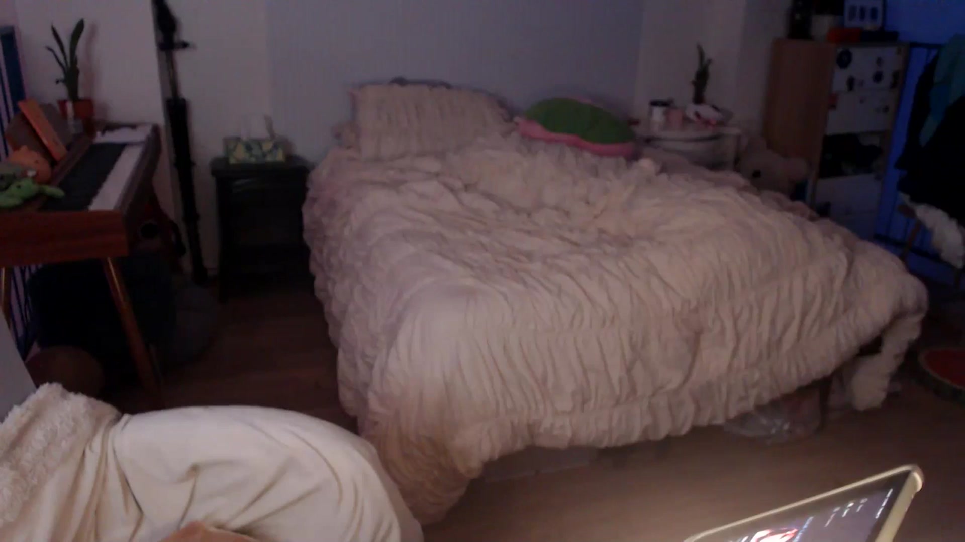 Gallery image thumbnail from Sleepych3w's myfreecams stream on, 03/28/2025, 07:08 image 14 of 20