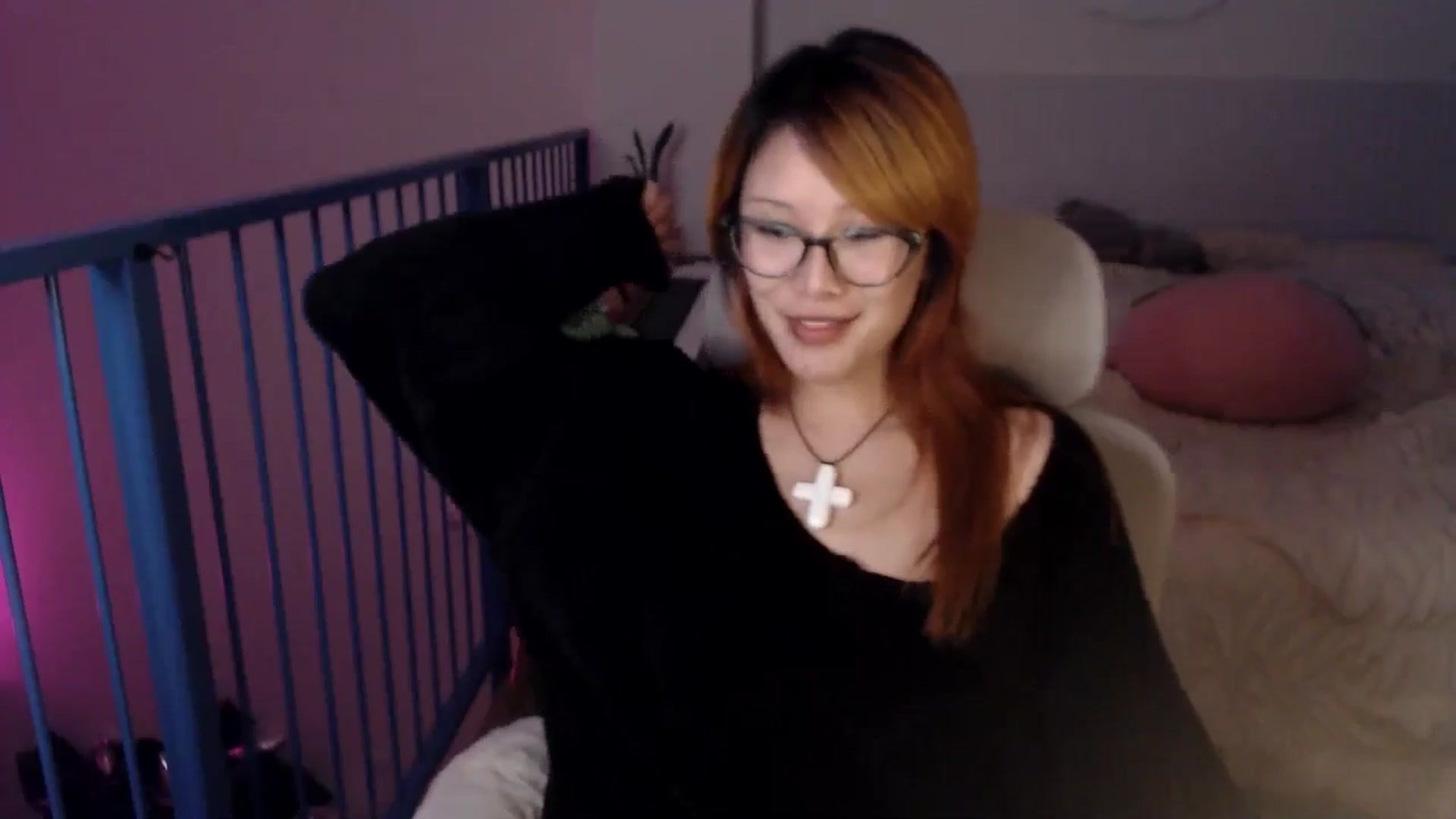Gallery image thumbnail from Sleepych3w's myfreecams stream on, 03/31/2025, 04:43 image 12 of 20