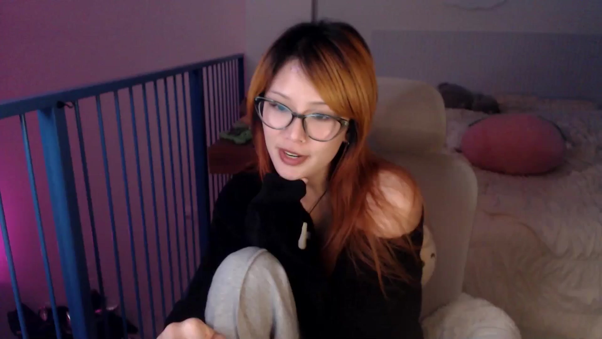 Gallery image thumbnail from Sleepych3w's myfreecams stream on, 03/31/2025, 04:43 image 2 of 20