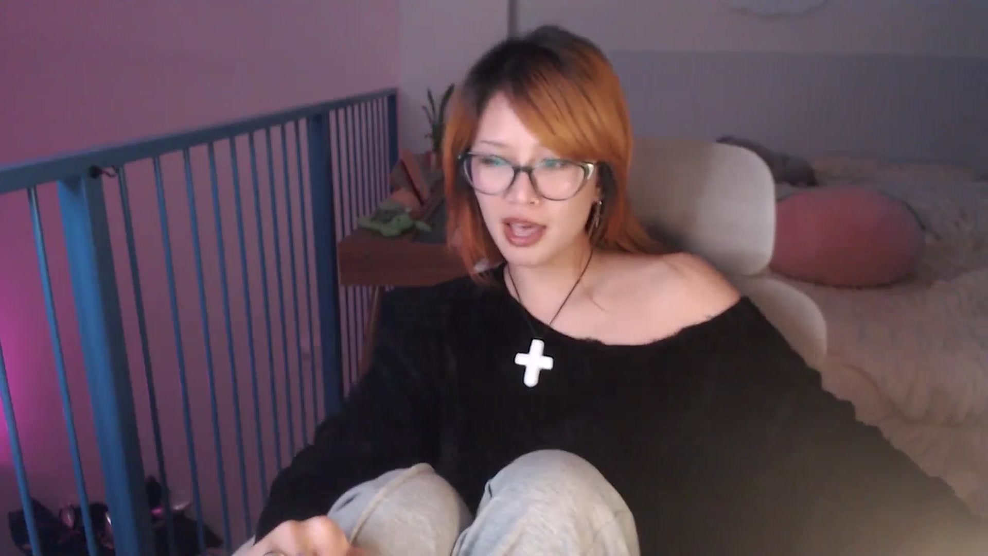 Gallery image thumbnail from Sleepych3w's myfreecams stream on, 03/31/2025, 04:43 image 17 of 20