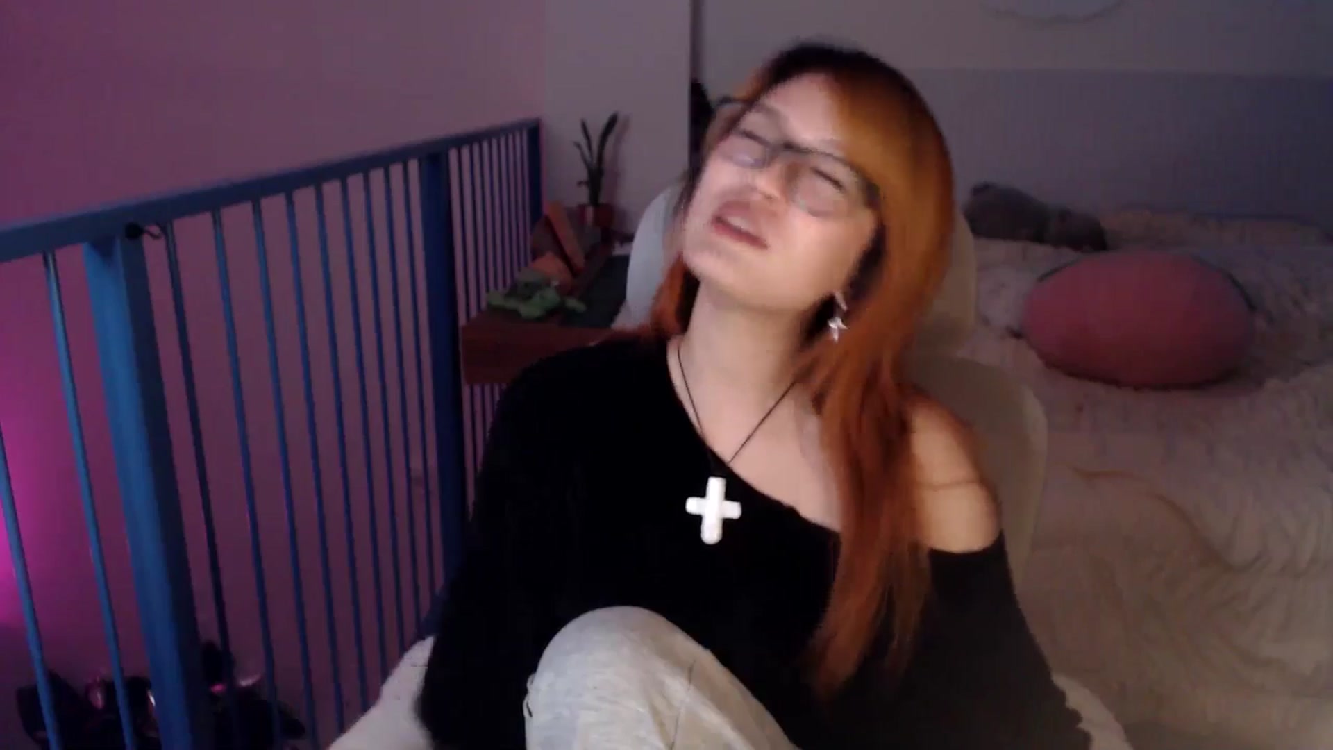 Gallery image thumbnail from Sleepych3w's myfreecams stream on, 03/31/2025, 04:43 image 15 of 20
